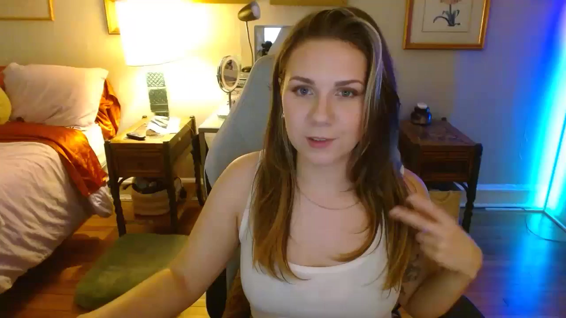 Gallery image thumbnail from Sweetestlilly's myfreecams stream on, 08/27/2024, 02:58 image 12 of 20
