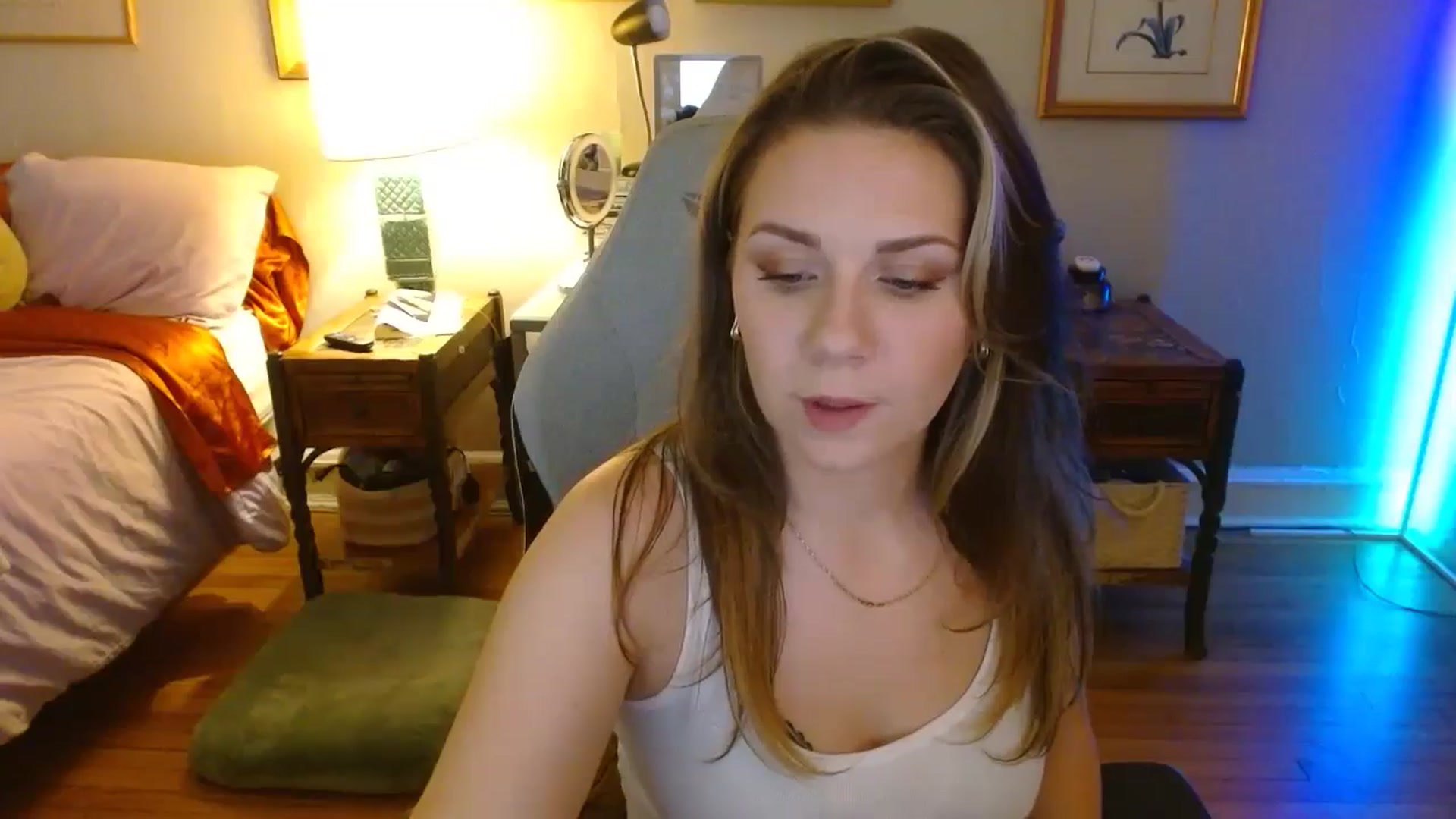 Gallery image thumbnail from Sweetestlilly's myfreecams stream on, 08/27/2024, 02:58 image 3 of 20