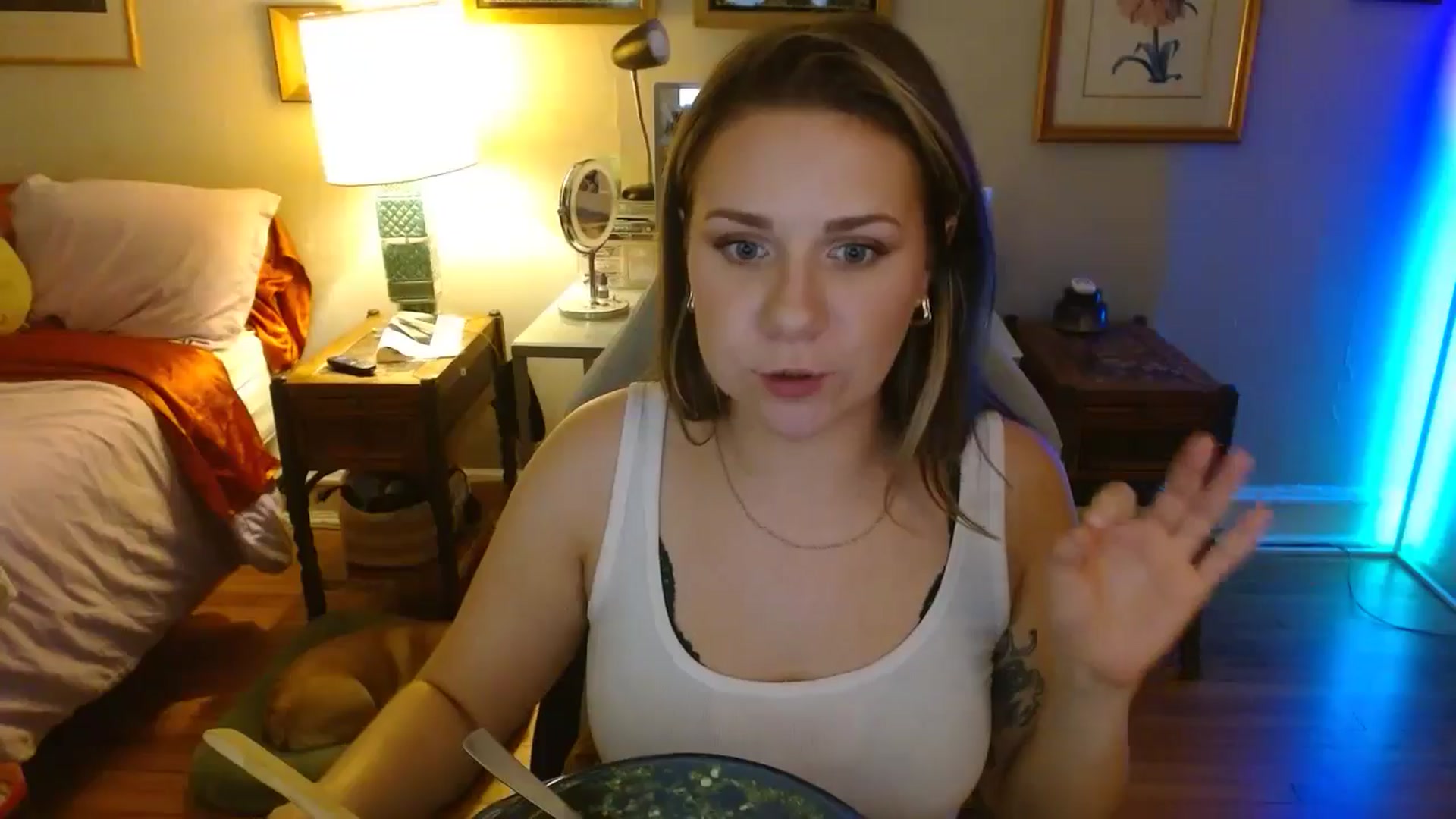 Gallery image thumbnail from Sweetestlilly's myfreecams stream on, 08/27/2024, 02:58 image 19 of 20
