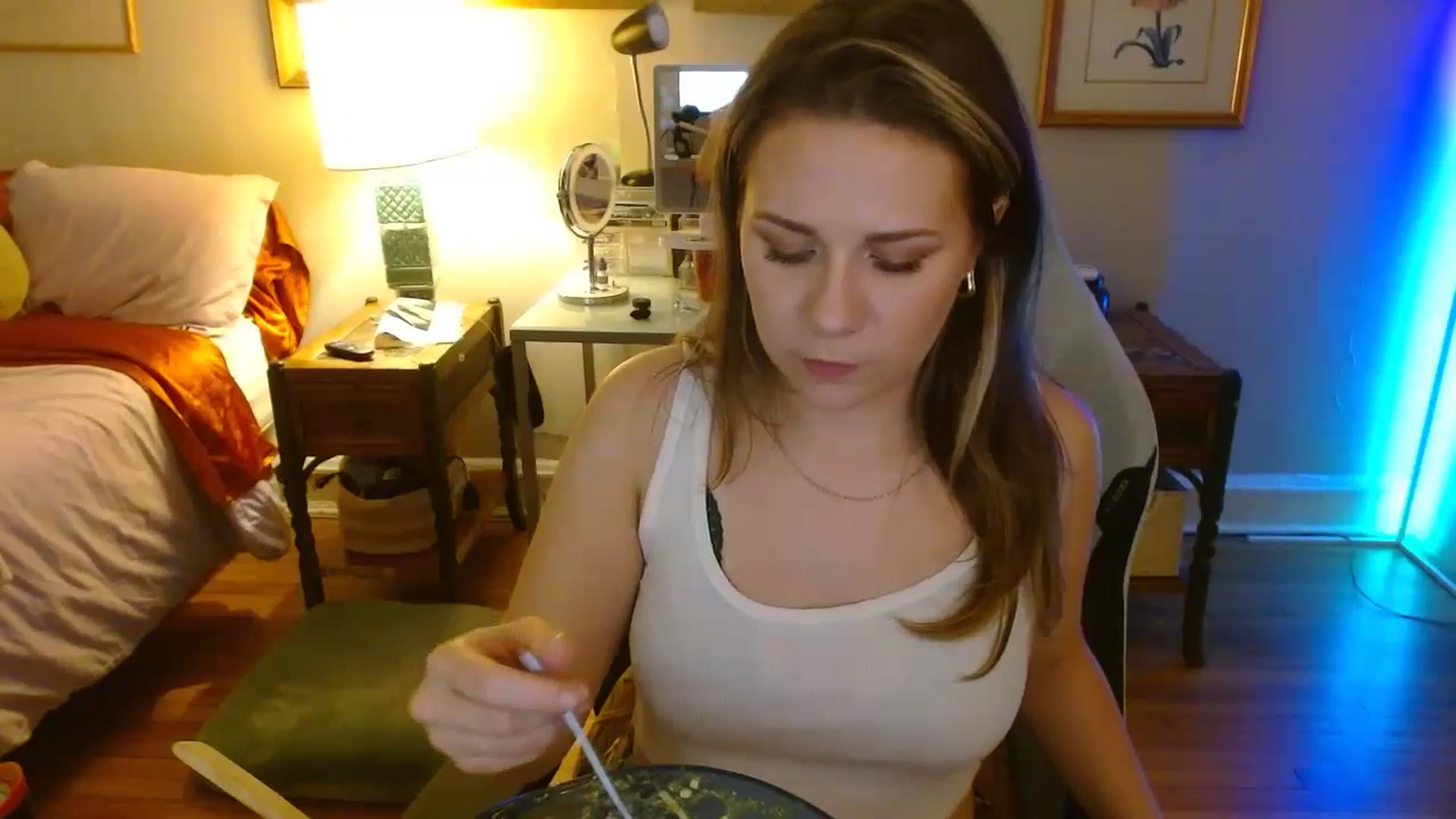 Gallery image thumbnail from Sweetestlilly's myfreecams stream on, 08/27/2024, 02:58 image 16 of 20
