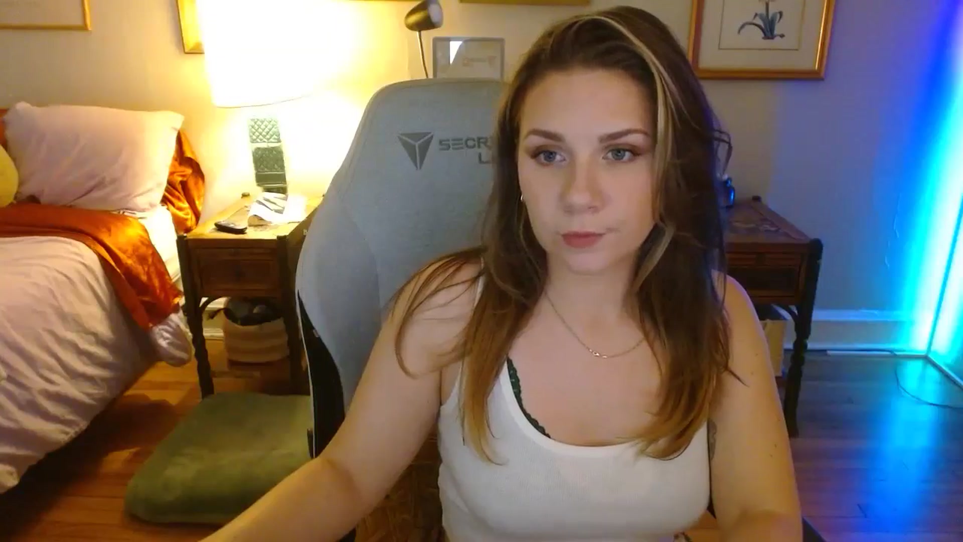 Gallery image thumbnail from Sweetestlilly's myfreecams stream on, 08/27/2024, 02:58 image 2 of 20