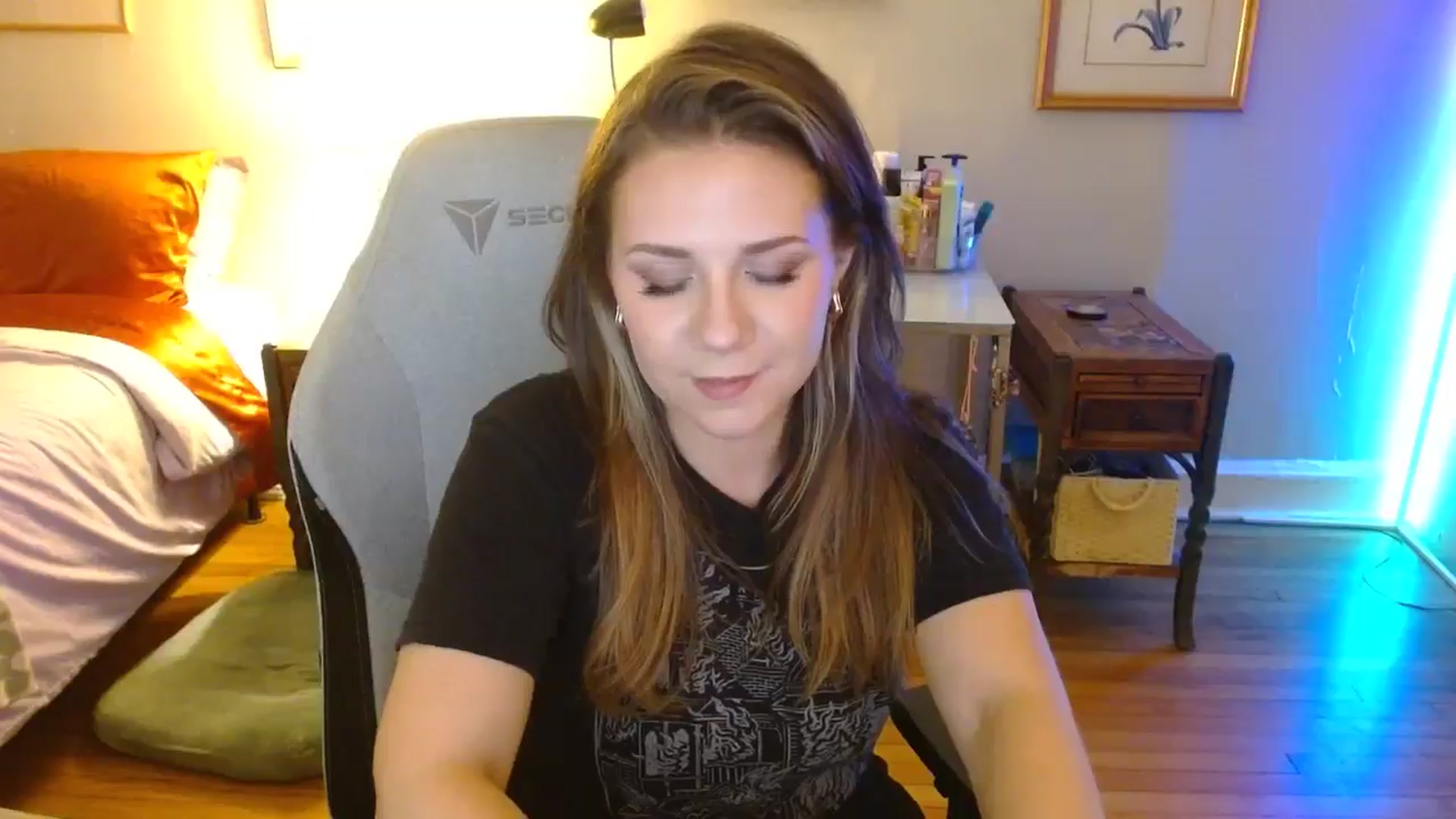 Gallery image thumbnail from Sweetestlilly's myfreecams stream on, 09/01/2024, 01:11 image 12 of 20