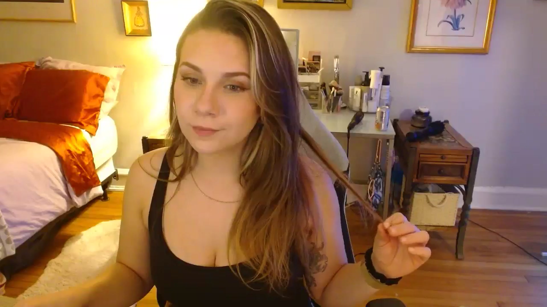 Gallery image thumbnail from Sweetestlilly's myfreecams stream on, 09/06/2024, 01:41 image 17 of 20