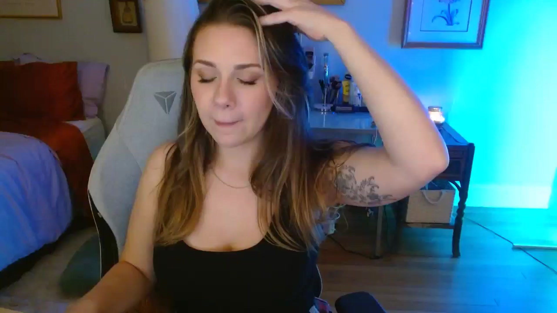 Gallery image thumbnail from Sweetestlilly's myfreecams stream on, 09/07/2024, 03:21 image 1 of 20