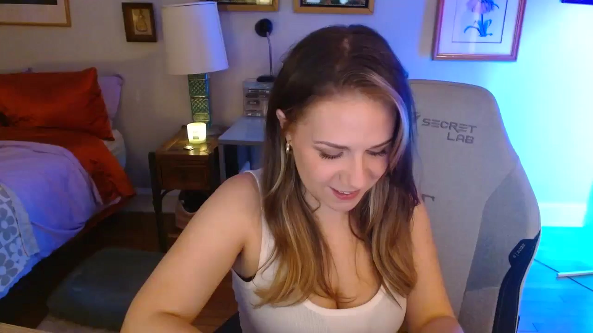 Gallery image thumbnail from Sweetestlilly's myfreecams stream on, 09/10/2024, 03:07 image 10 of 20