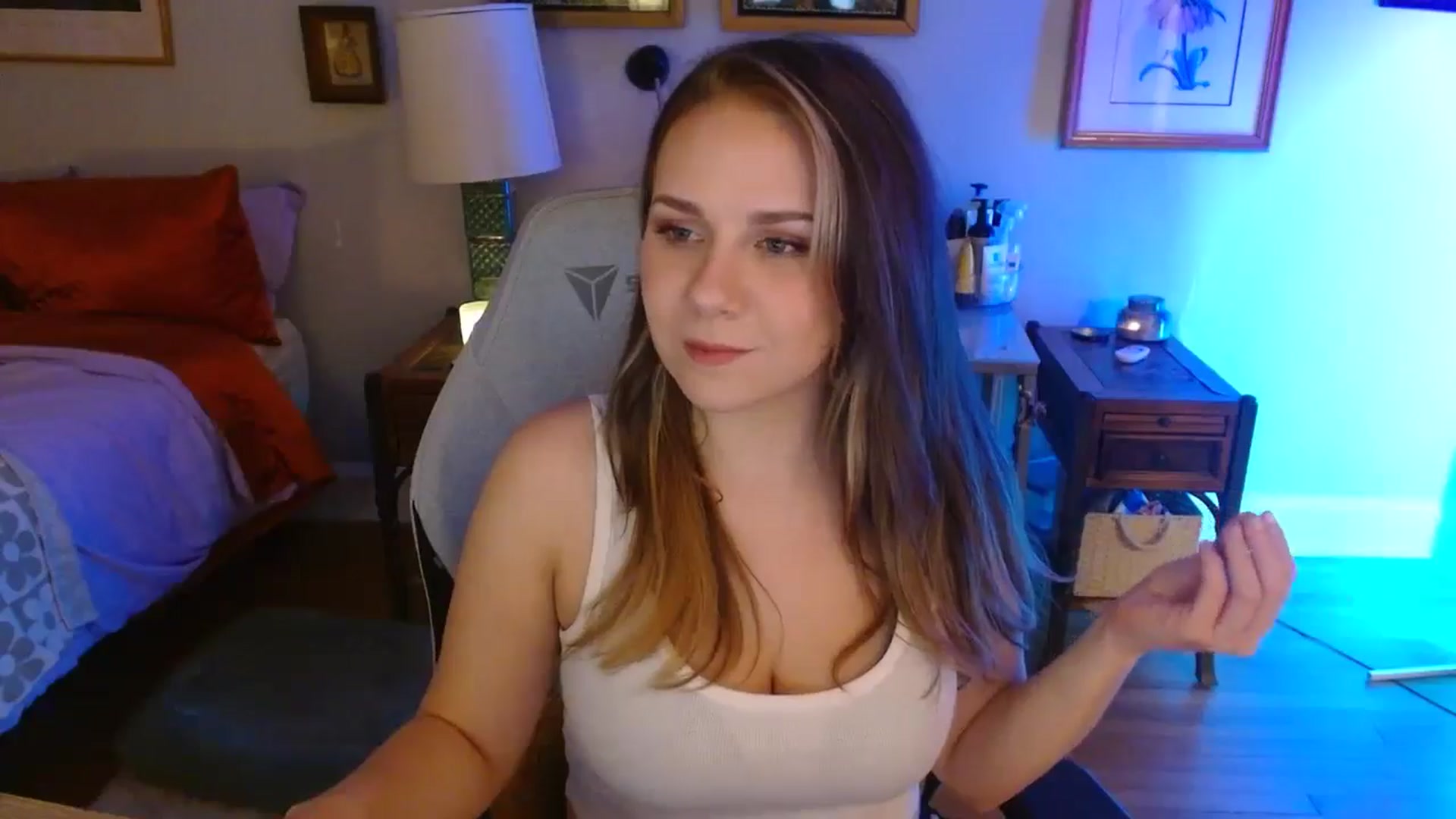 Gallery image thumbnail from Sweetestlilly's myfreecams stream on, 09/10/2024, 03:07 image 13 of 20