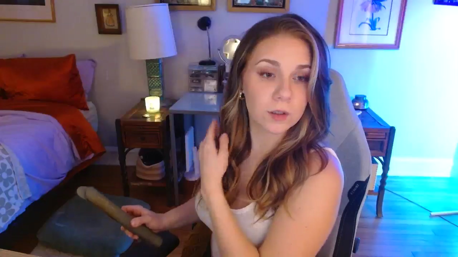 Gallery image thumbnail from Sweetestlilly's myfreecams stream on, 09/10/2024, 03:07 image 17 of 20