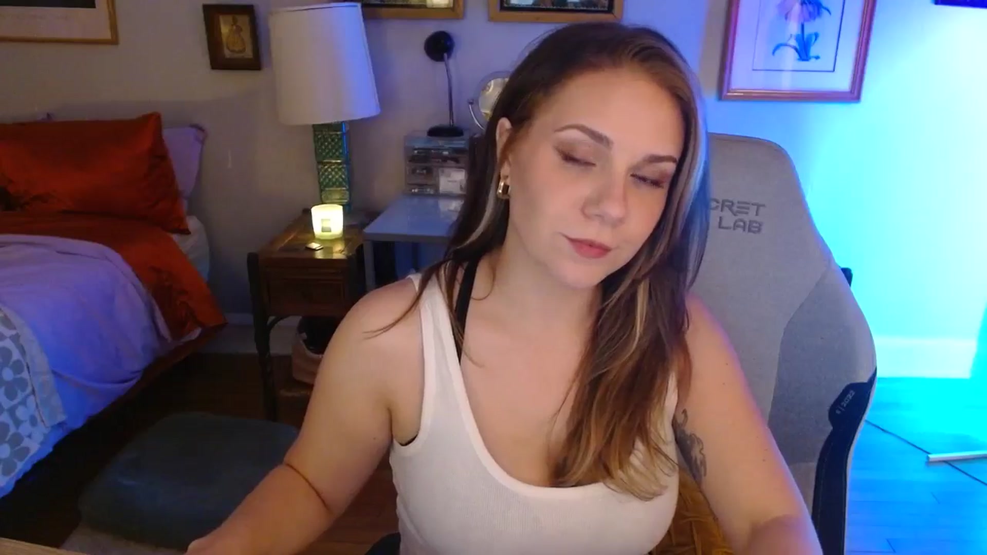 Gallery image thumbnail from Sweetestlilly's myfreecams stream on, 09/10/2024, 03:07 image 11 of 20