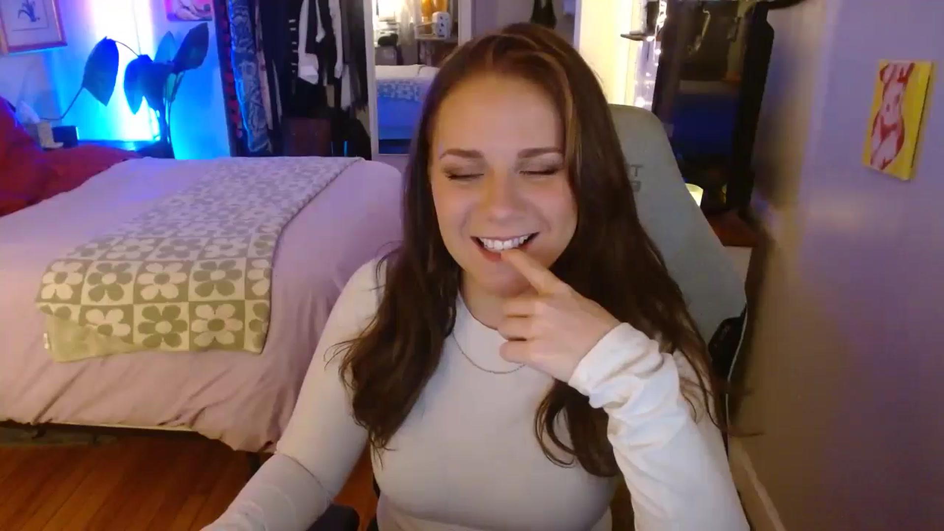 Gallery image thumbnail from Sweetestlilly's myfreecams stream on, 09/15/2024, 03:26 image 2 of 20