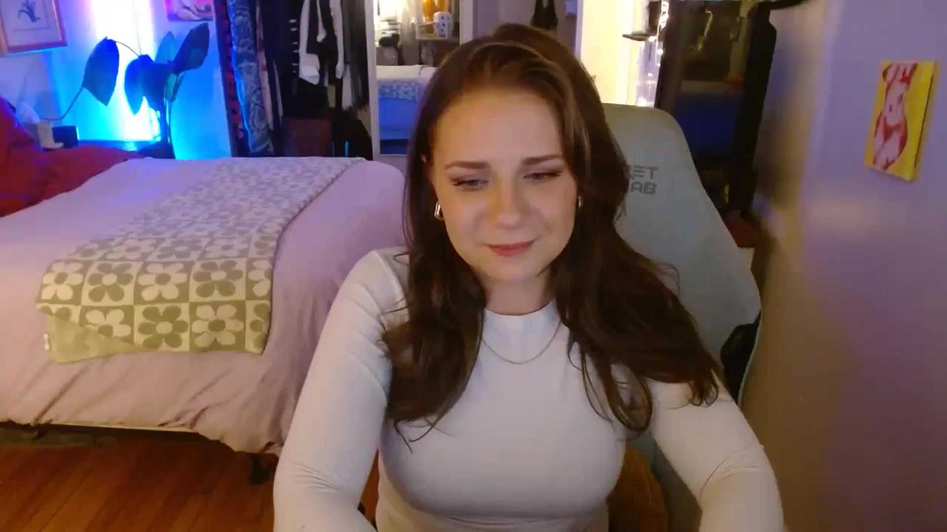 Gallery image thumbnail from Sweetestlilly's myfreecams stream on, 09/15/2024, 03:26 image 5 of 20