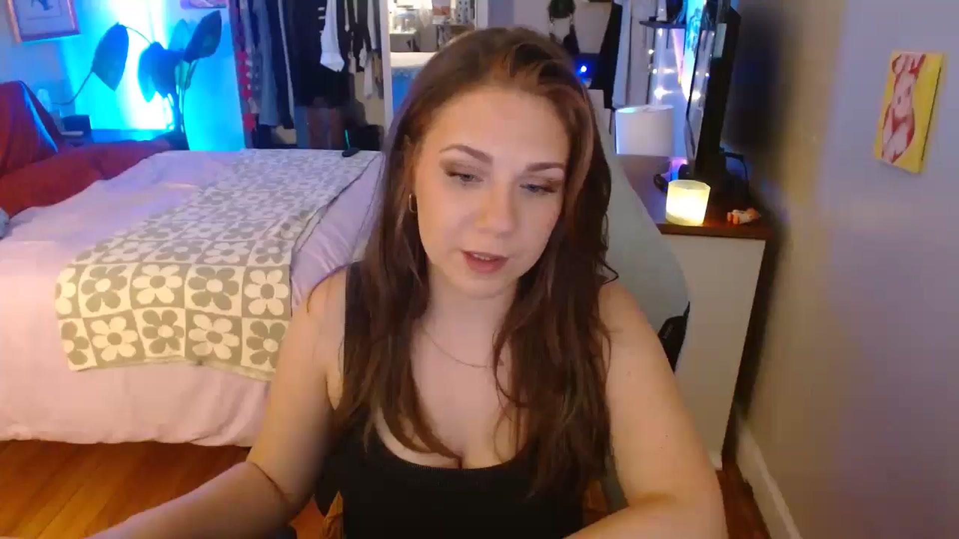 Gallery image thumbnail from Sweetestlilly's myfreecams stream on, 09/19/2024, 03:42 image 3 of 20