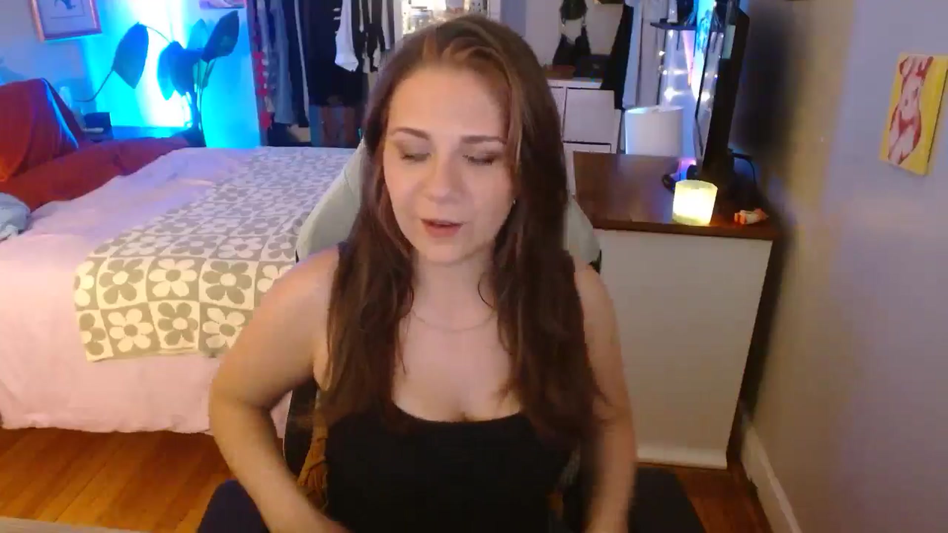 Gallery image thumbnail from Sweetestlilly's myfreecams stream on, 09/19/2024, 03:42 image 4 of 20