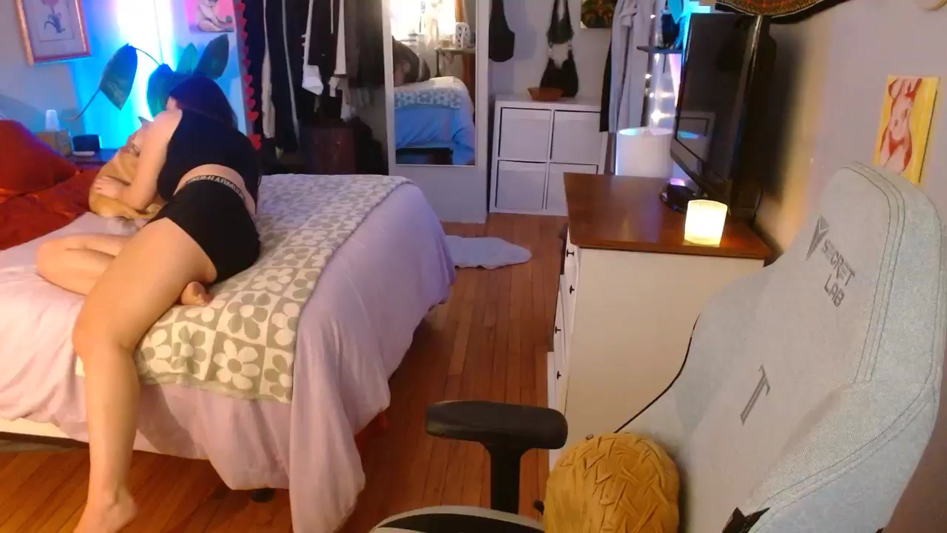 Gallery image thumbnail from Sweetestlilly's myfreecams stream on, 09/23/2024, 02:17 image 1 of 20
