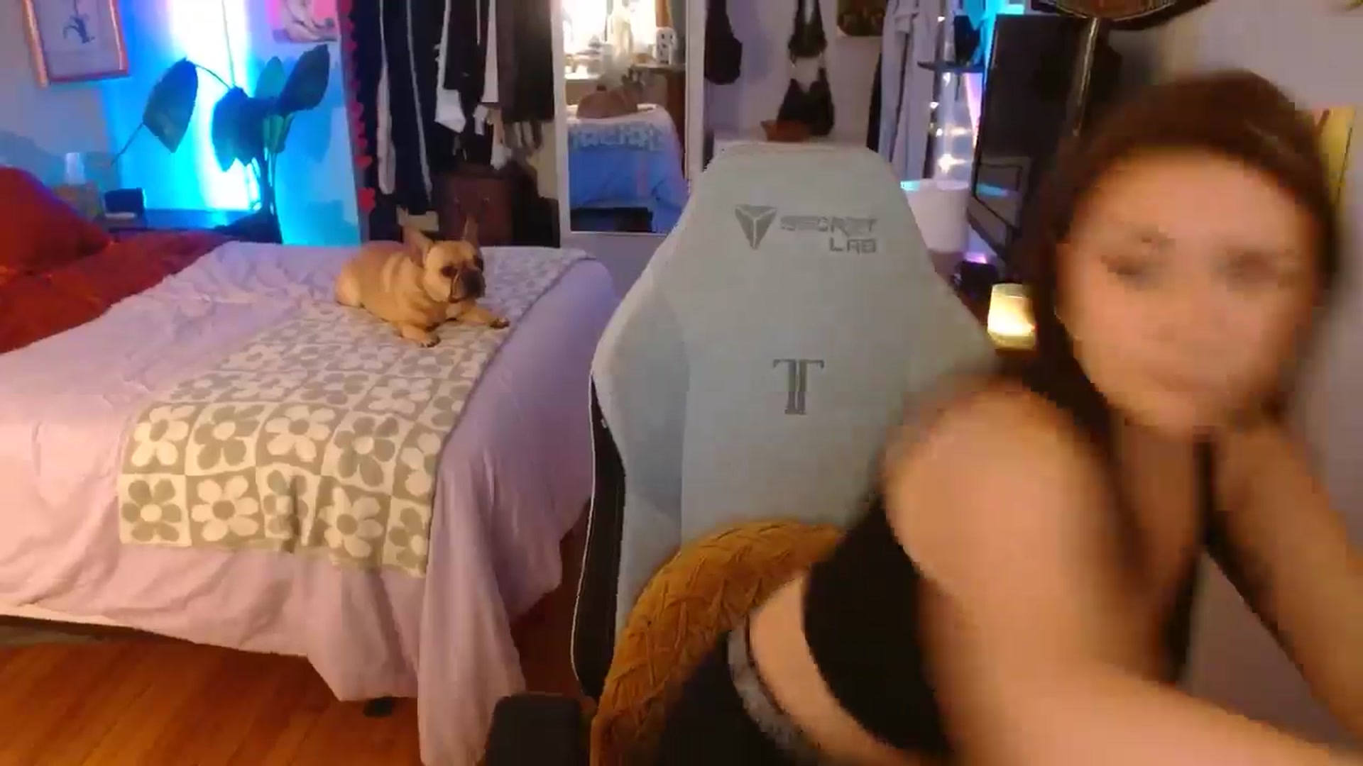 Gallery image thumbnail from Sweetestlilly's myfreecams stream on, 09/23/2024, 02:17 image 7 of 20