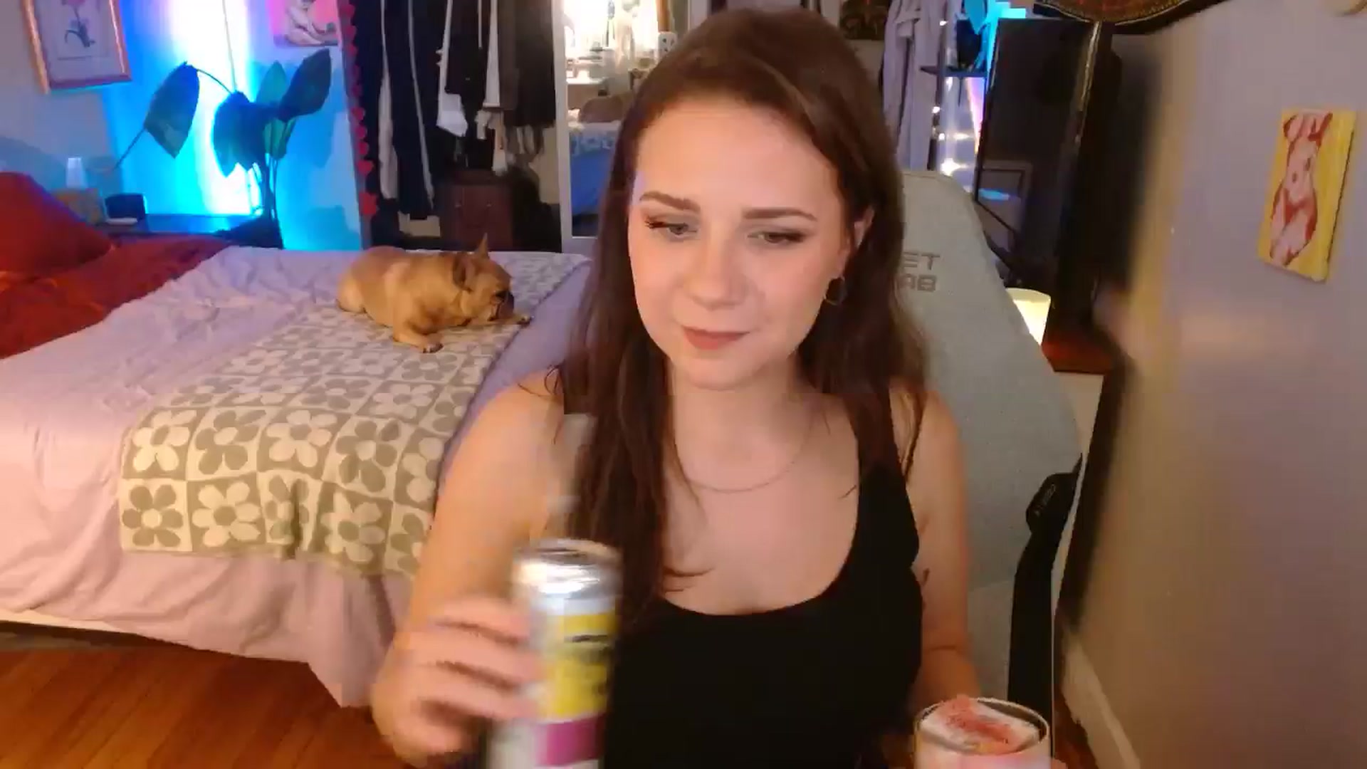 Gallery image thumbnail from Sweetestlilly's myfreecams stream on, 09/23/2024, 02:17 image 8 of 20
