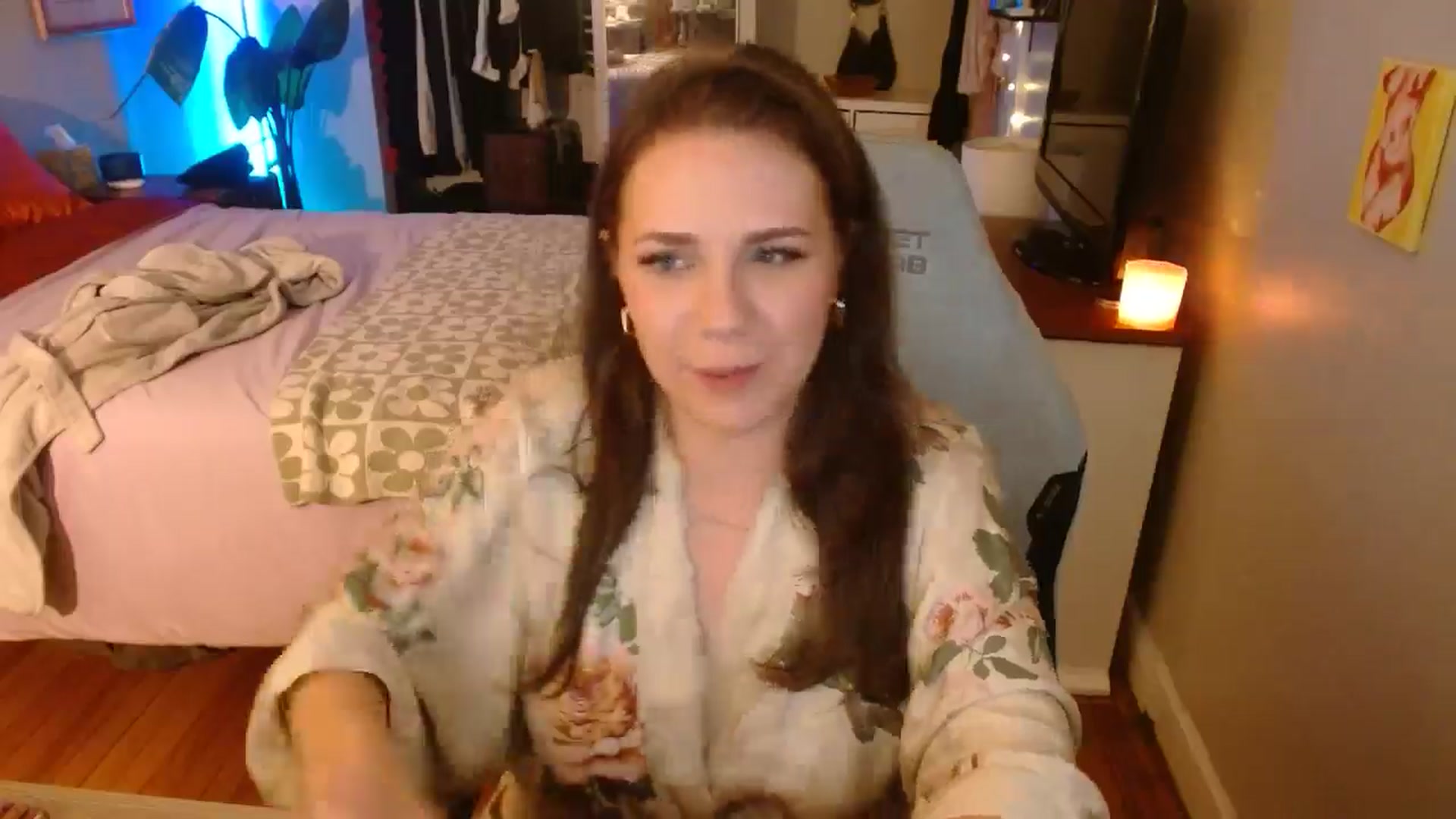 Gallery image thumbnail from Sweetestlilly's myfreecams stream on, 09/30/2024, 04:18 image 13 of 20