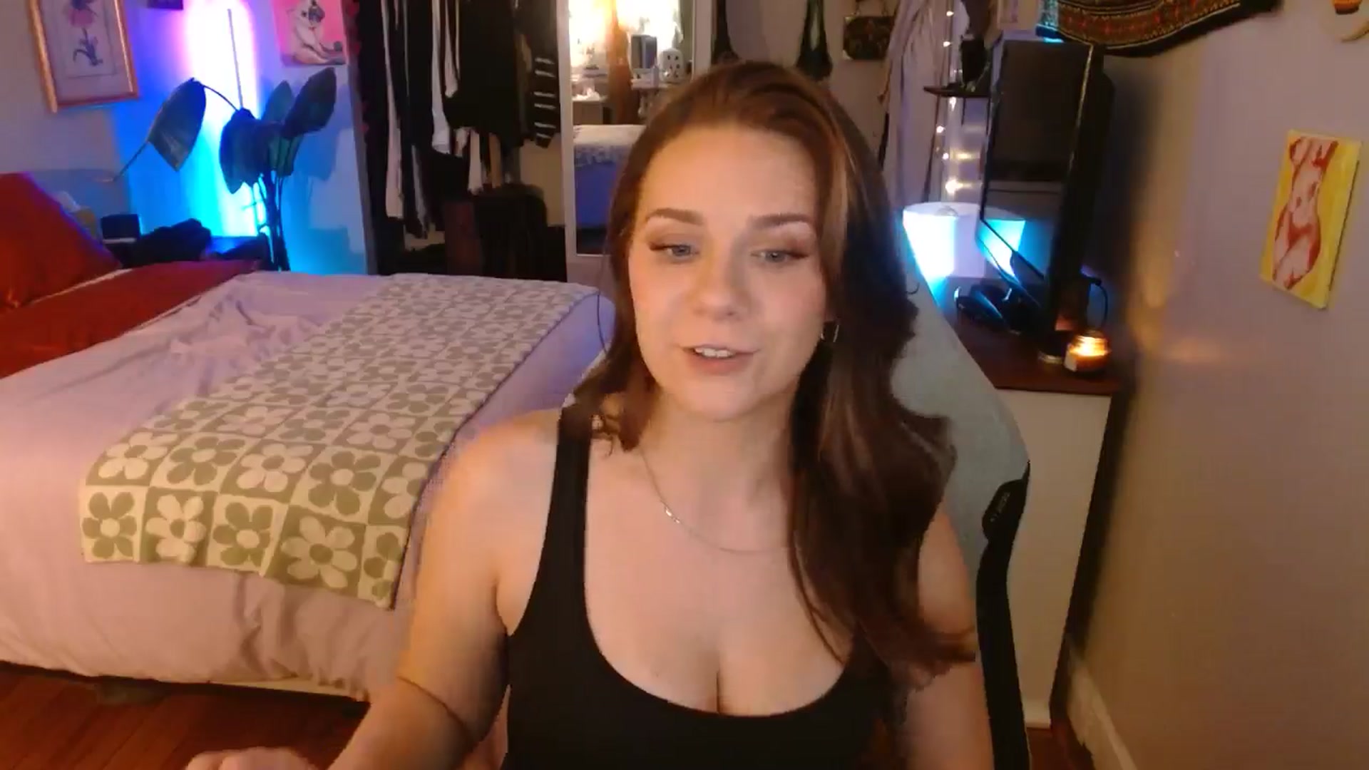 Gallery image thumbnail from Sweetestlilly's myfreecams stream on, 10/02/2024, 02:59 image 6 of 20