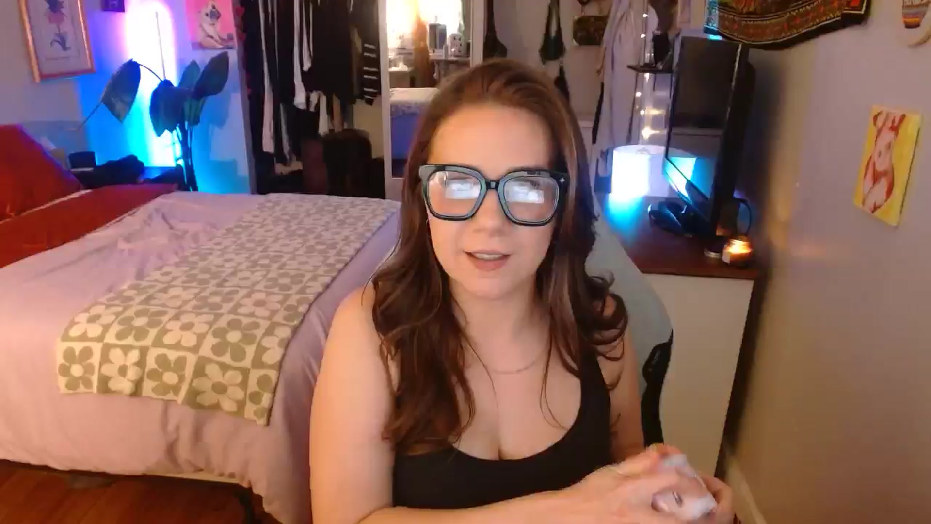 Gallery image thumbnail from Sweetestlilly's myfreecams stream on, 10/02/2024, 02:59 image 10 of 20