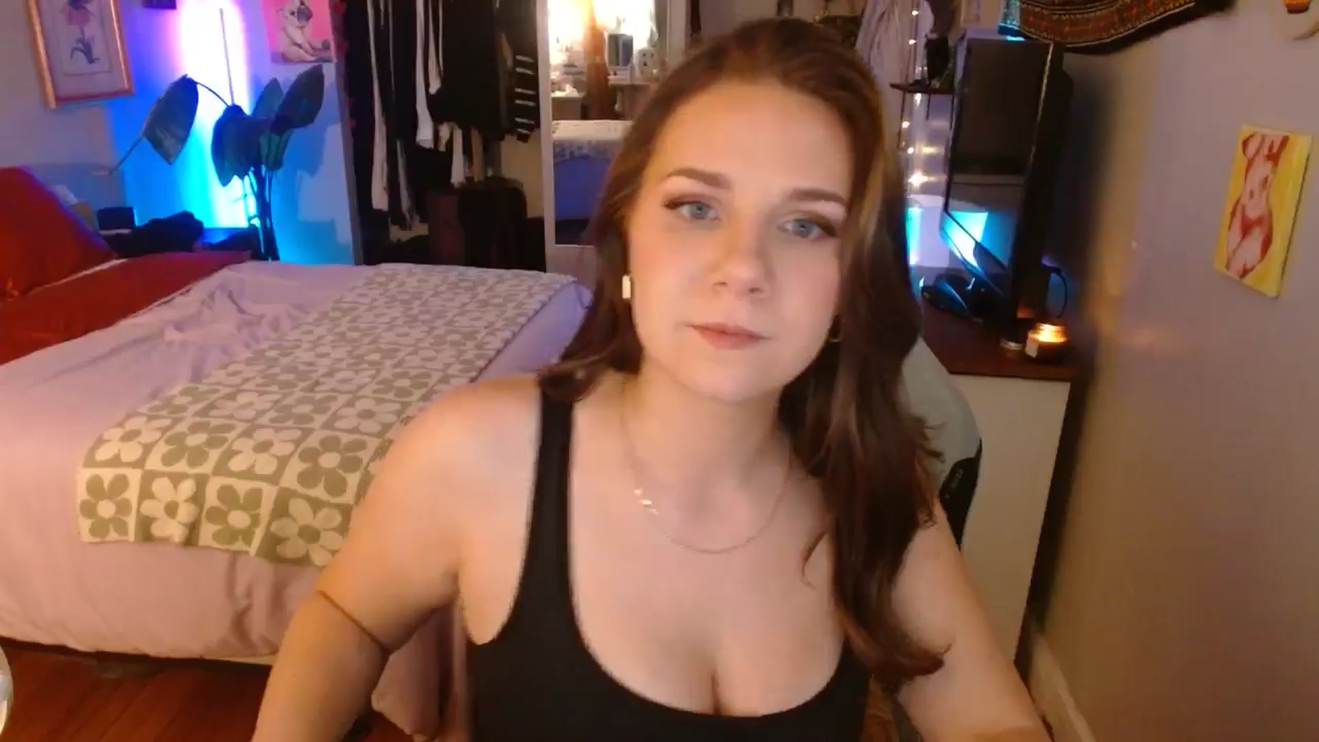 Gallery image thumbnail from Sweetestlilly's myfreecams stream on, 10/02/2024, 02:59 image 2 of 20