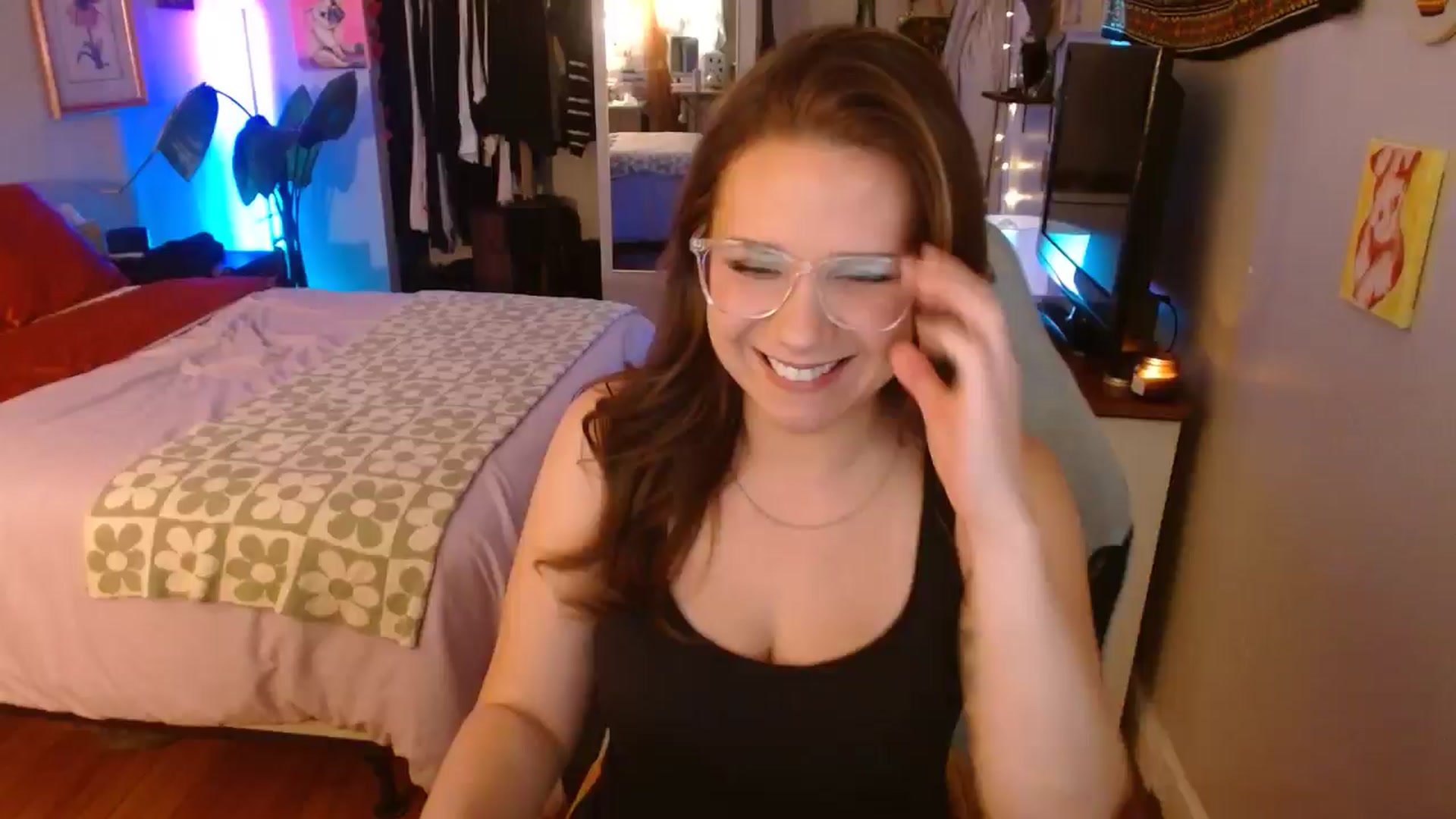 Gallery image thumbnail from Sweetestlilly's myfreecams stream on, 10/02/2024, 02:59 image 12 of 20