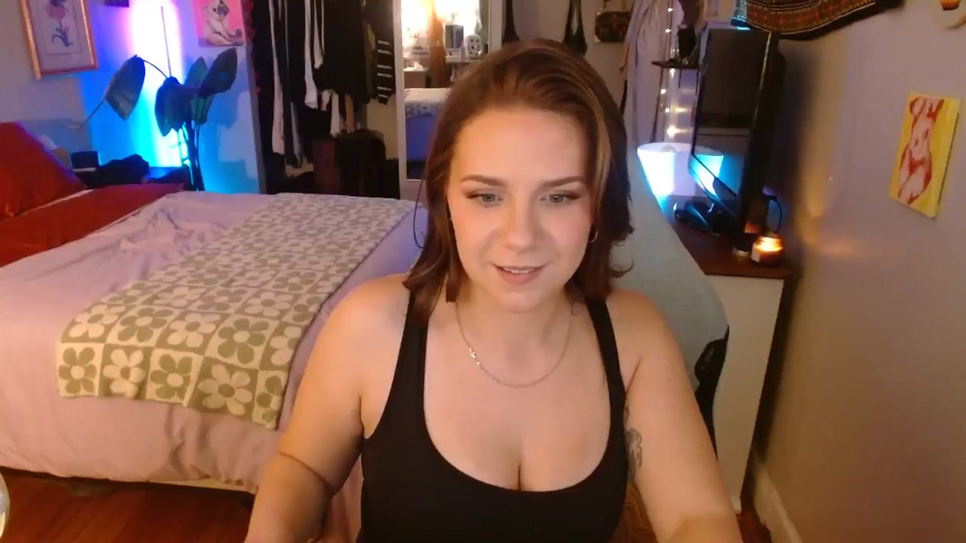 Gallery image thumbnail from Sweetestlilly's myfreecams stream on, 10/02/2024, 02:59 image 4 of 20