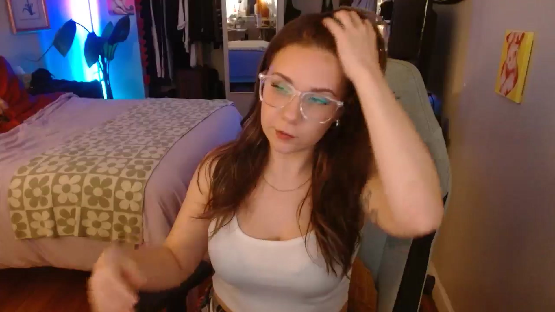Gallery image thumbnail from Sweetestlilly's myfreecams stream on, 10/06/2024, 03:07 image 10 of 20
