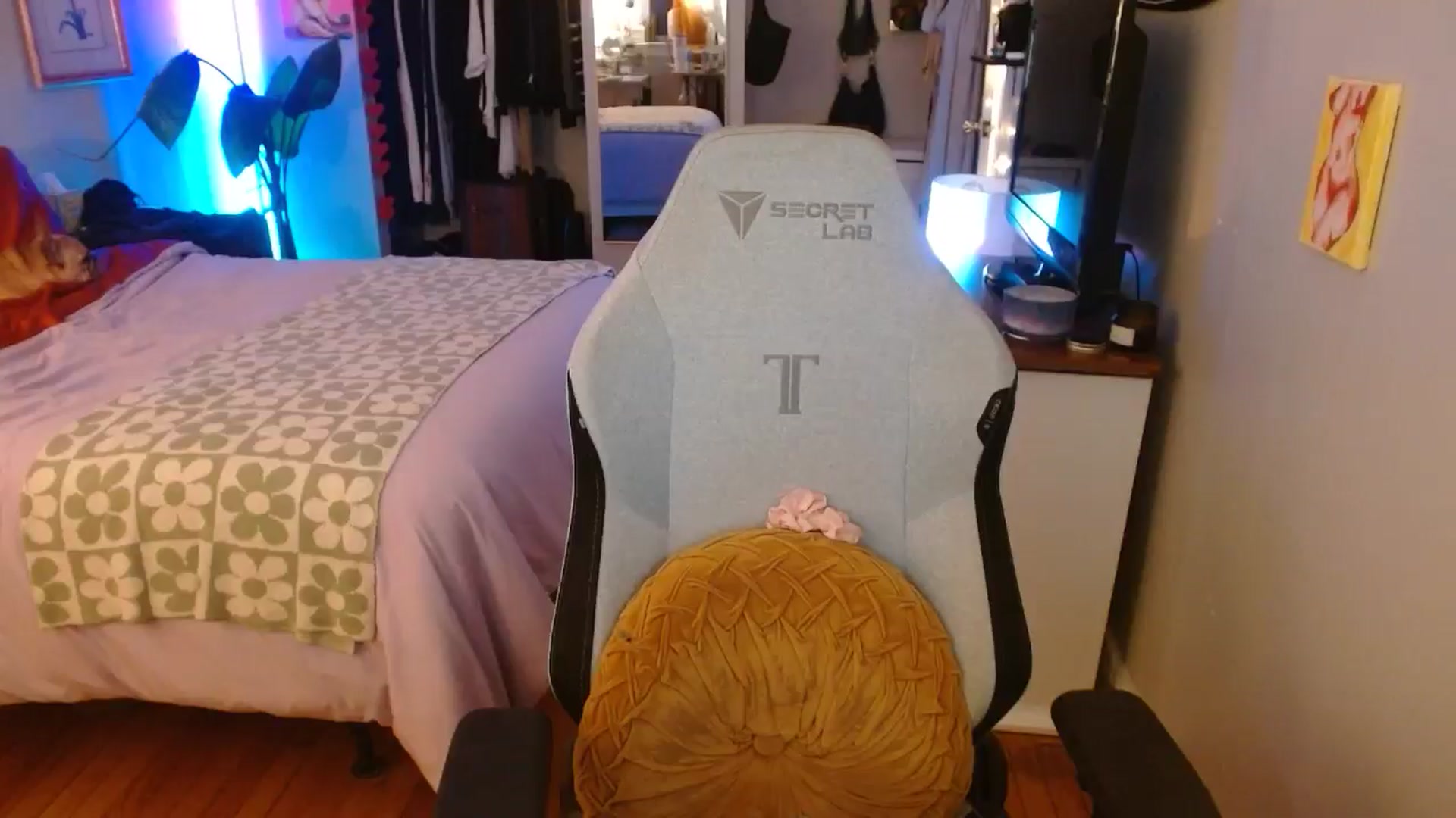 Gallery image thumbnail from Sweetestlilly's myfreecams stream on, 10/06/2024, 03:07 image 20 of 20