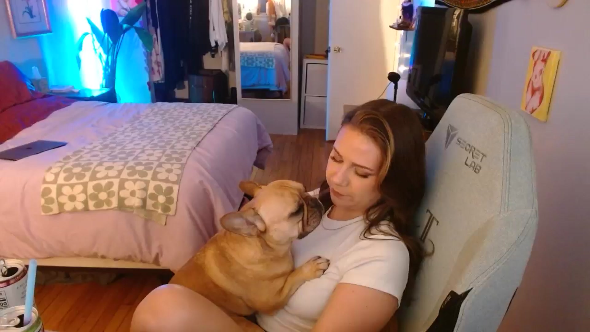 Gallery image thumbnail from Sweetestlilly's myfreecams stream on, 10/20/2024, 04:06 image 16 of 20