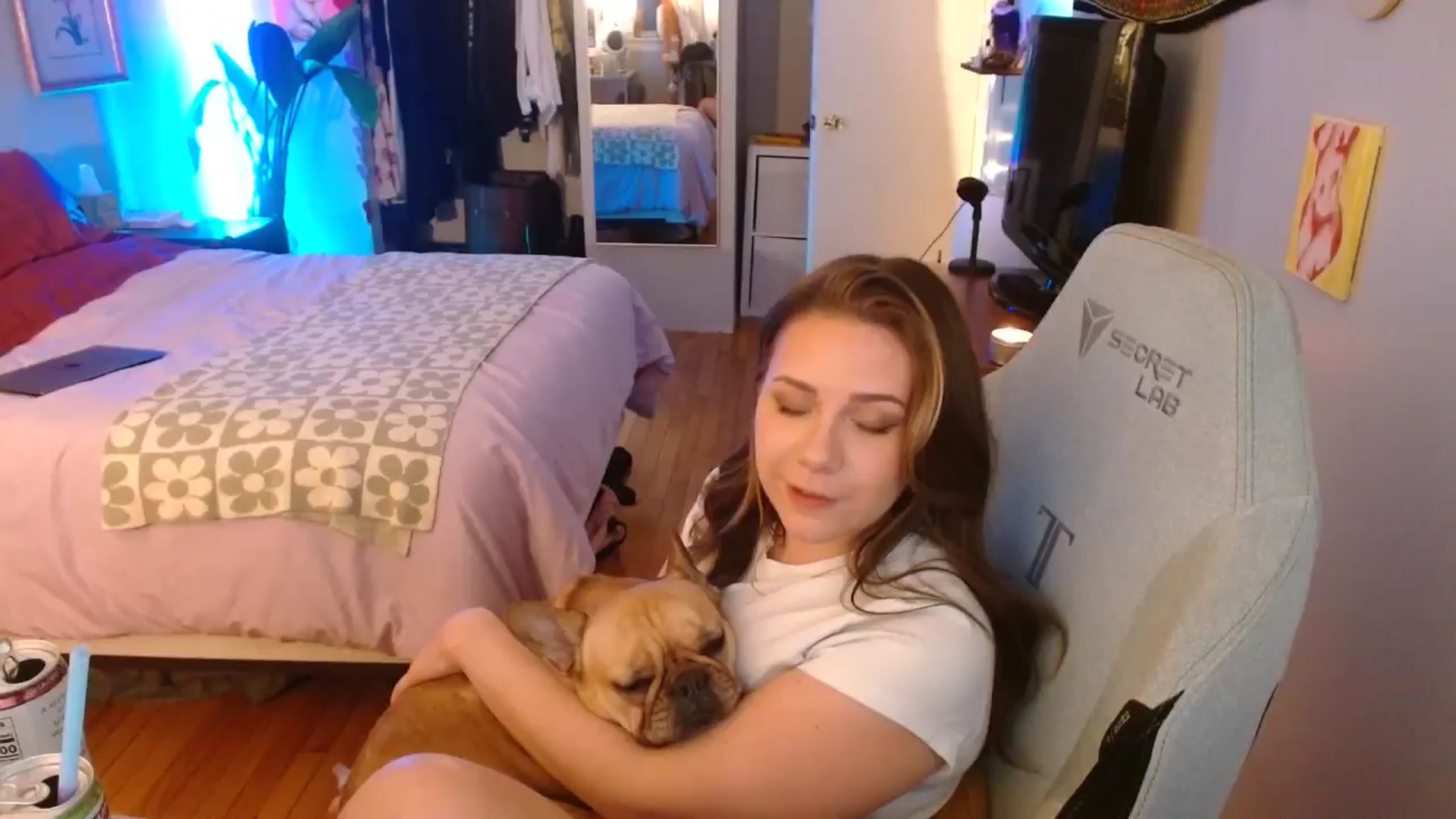 Gallery image thumbnail from Sweetestlilly's myfreecams stream on, 10/20/2024, 04:06 image 17 of 20