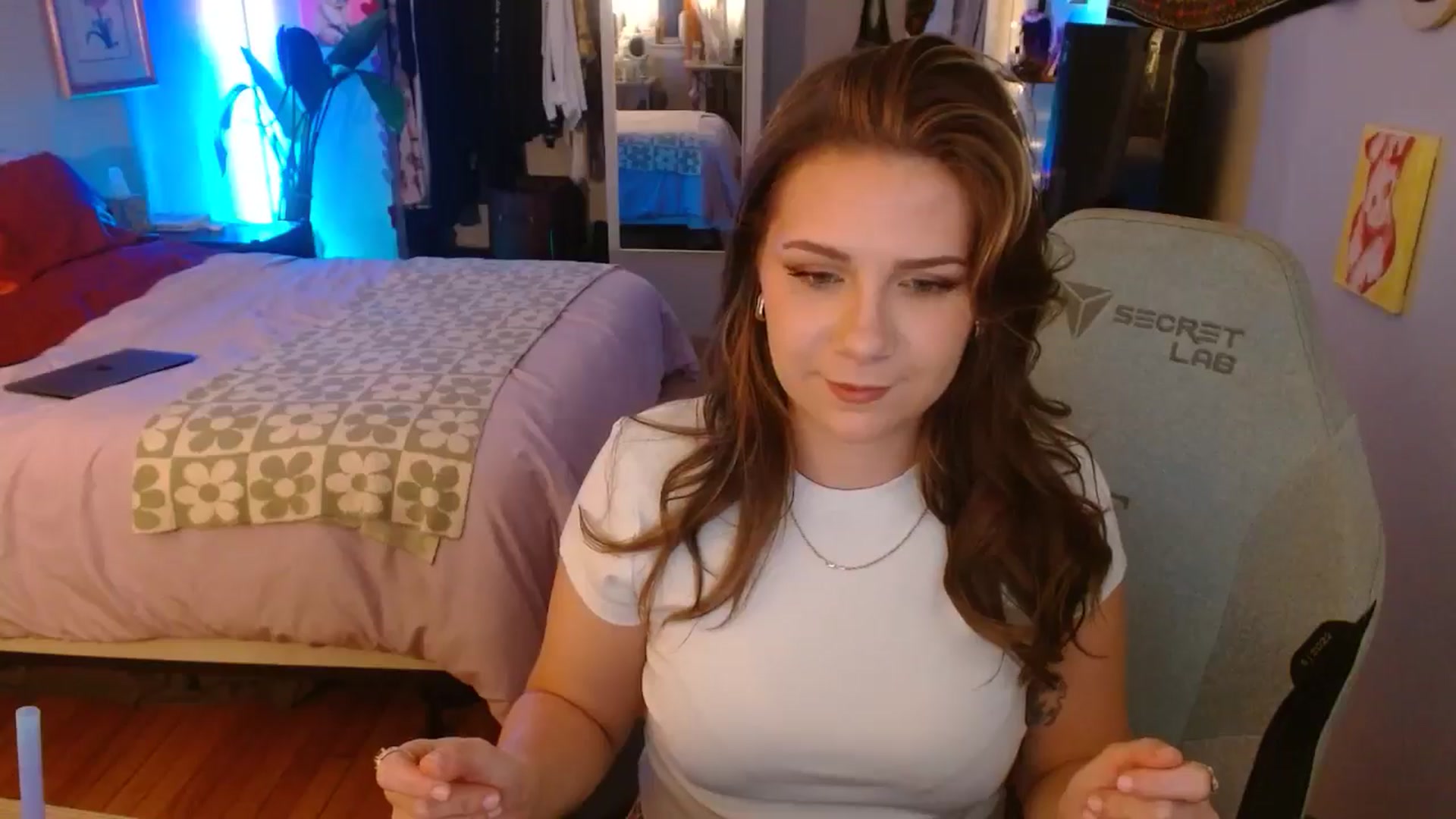 Gallery image thumbnail from Sweetestlilly's myfreecams stream on, 10/20/2024, 04:06 image 5 of 20