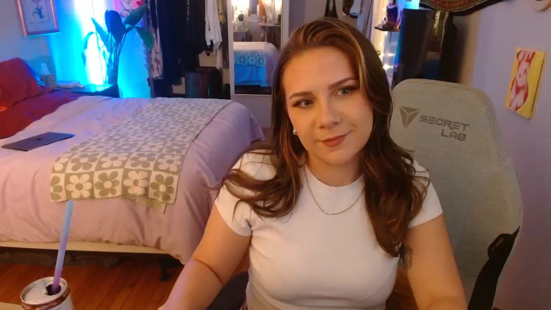 Gallery image thumbnail from Sweetestlilly's myfreecams stream on, 10/20/2024, 04:06 image 2 of 20