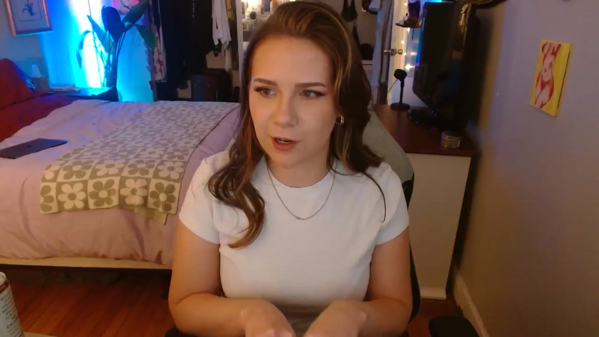 Gallery image thumbnail from Sweetestlilly's myfreecams stream on, 10/20/2024, 04:06 image 11 of 20