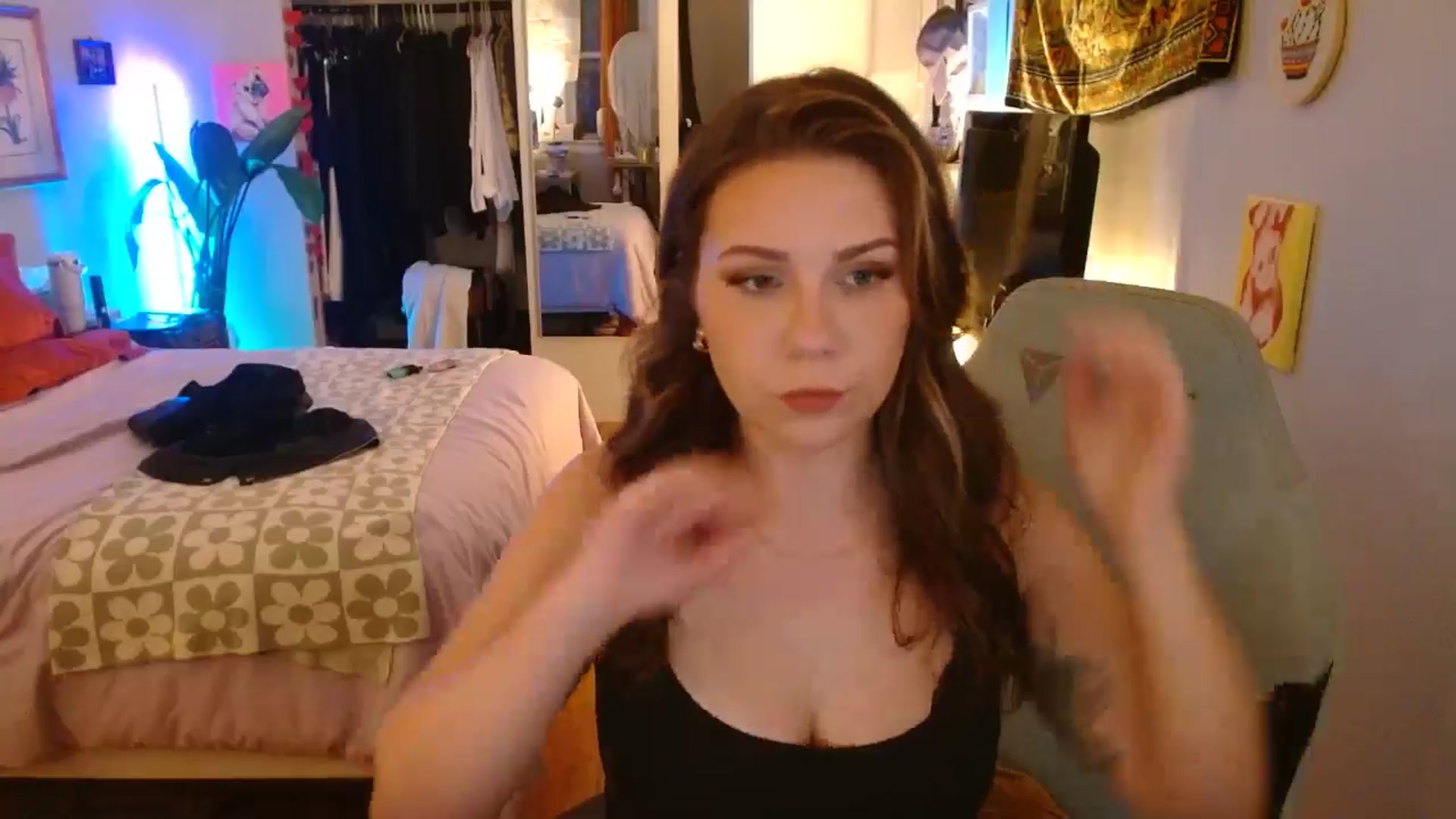 Gallery image thumbnail from Sweetestlilly's myfreecams stream on, 10/22/2024, 01:38 image 2 of 20