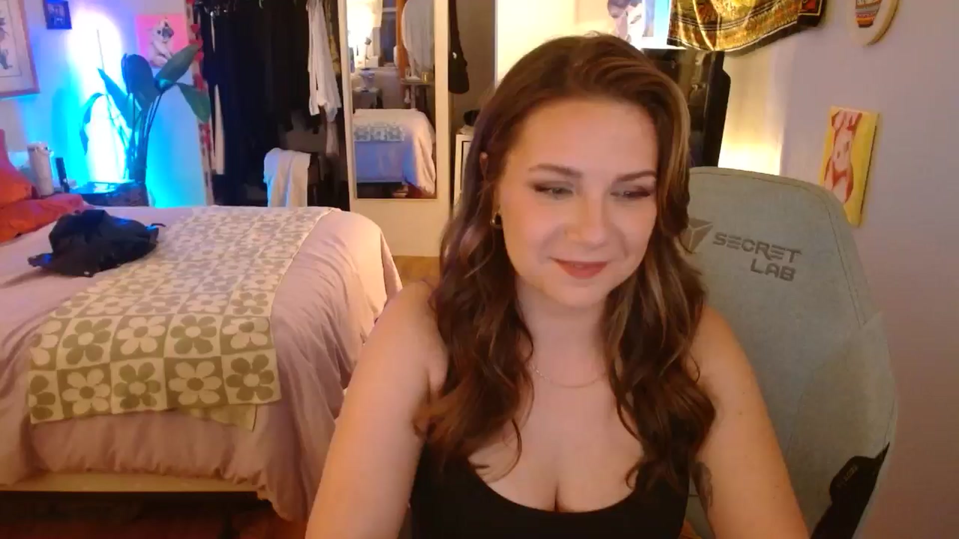Gallery image thumbnail from Sweetestlilly's myfreecams stream on, 10/22/2024, 01:38 image 13 of 20