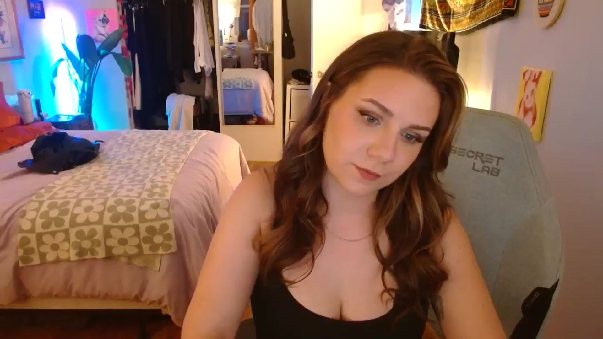 Gallery image thumbnail from Sweetestlilly's myfreecams stream on, 10/22/2024, 01:38 image 12 of 20