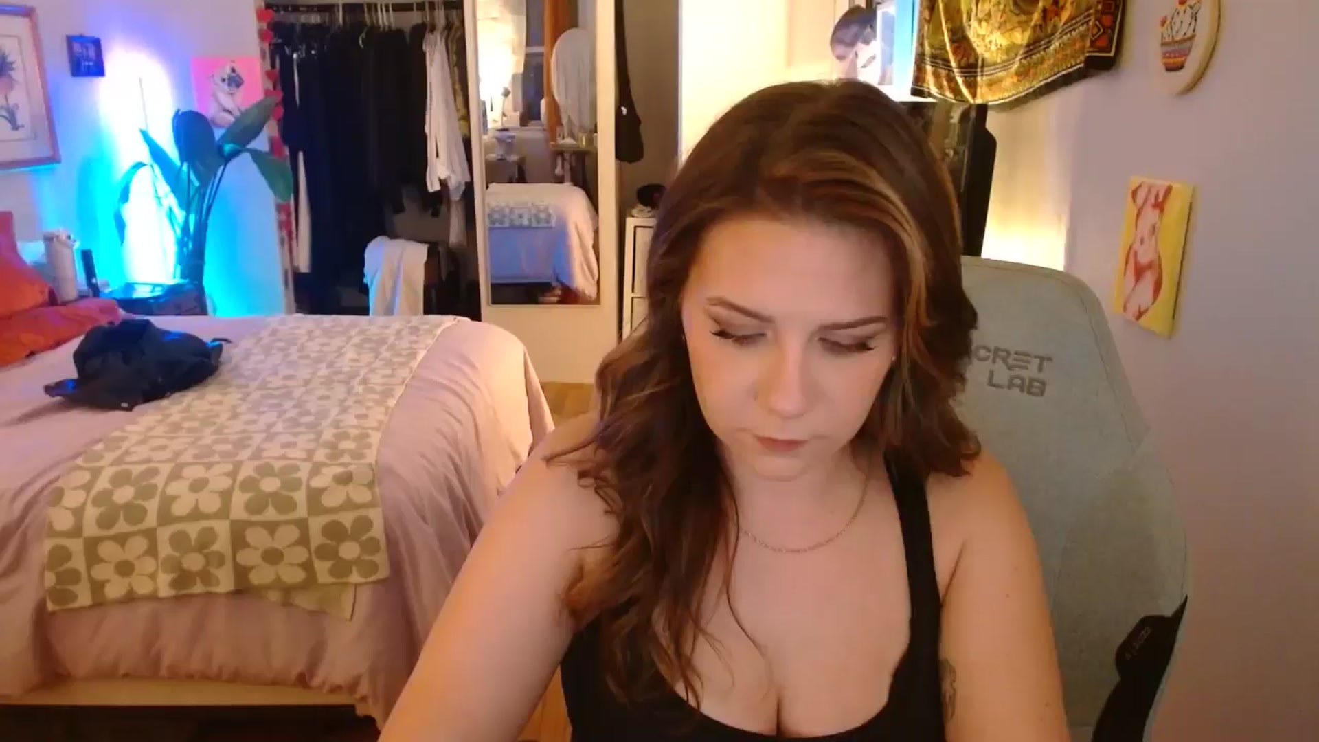 Gallery image thumbnail from Sweetestlilly's myfreecams stream on, 10/22/2024, 01:38 image 4 of 20