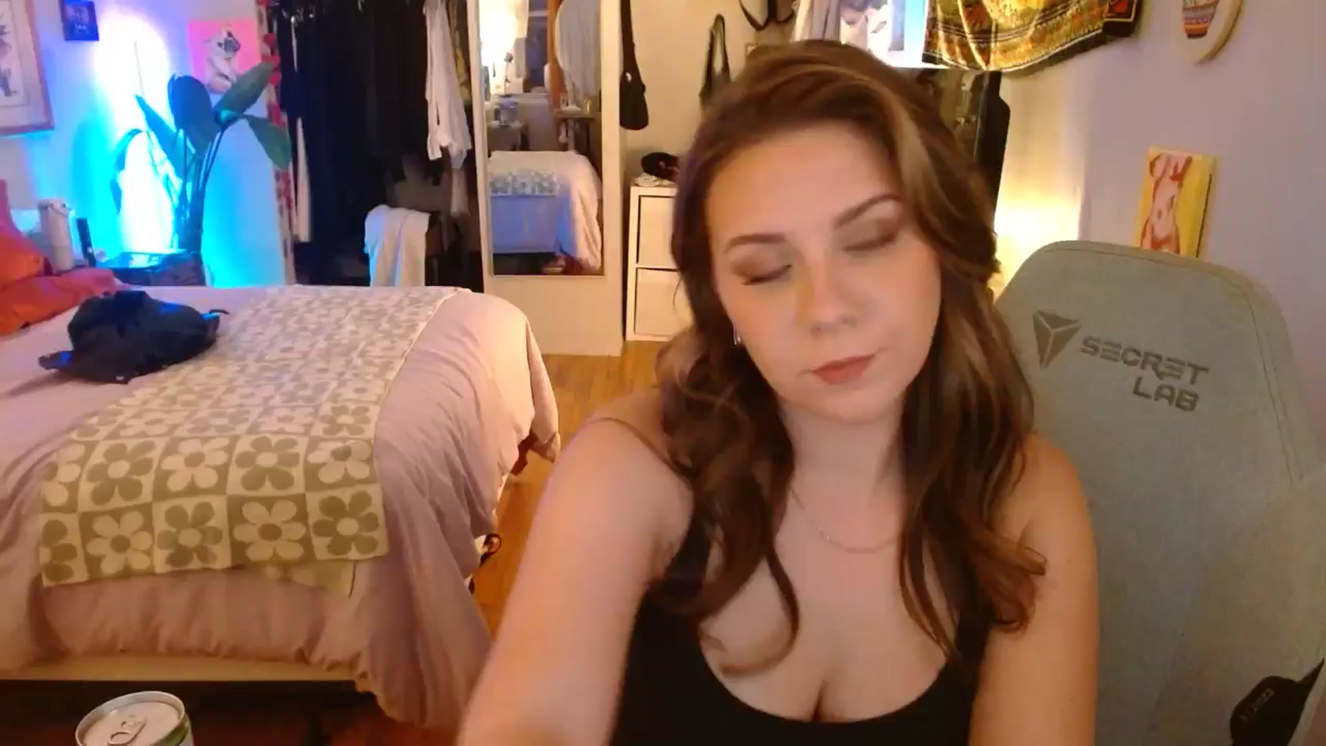 Gallery image thumbnail from Sweetestlilly's myfreecams stream on, 10/22/2024, 01:38 image 20 of 20