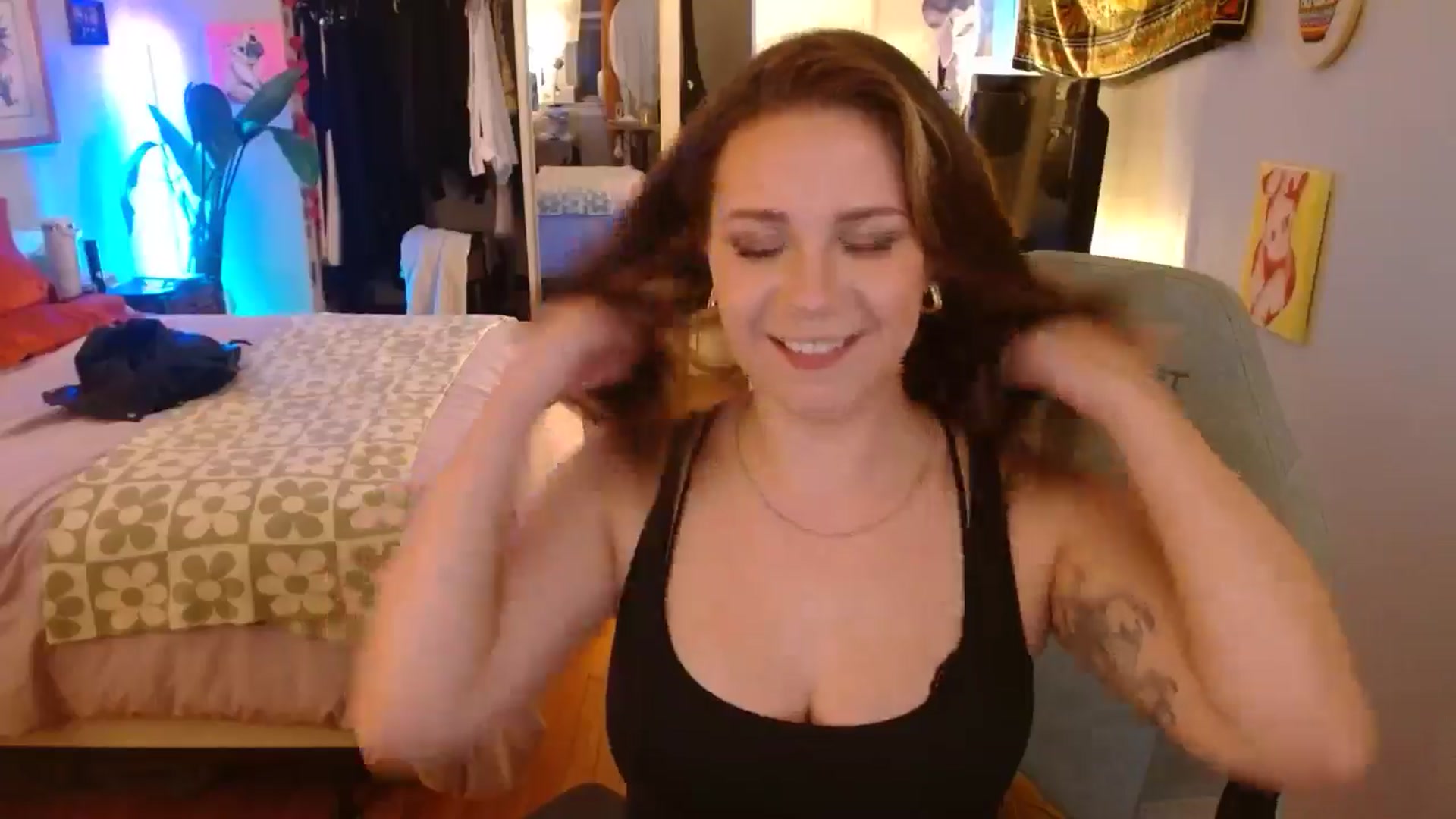 Gallery image thumbnail from Sweetestlilly's myfreecams stream on, 10/22/2024, 01:38 image 14 of 20