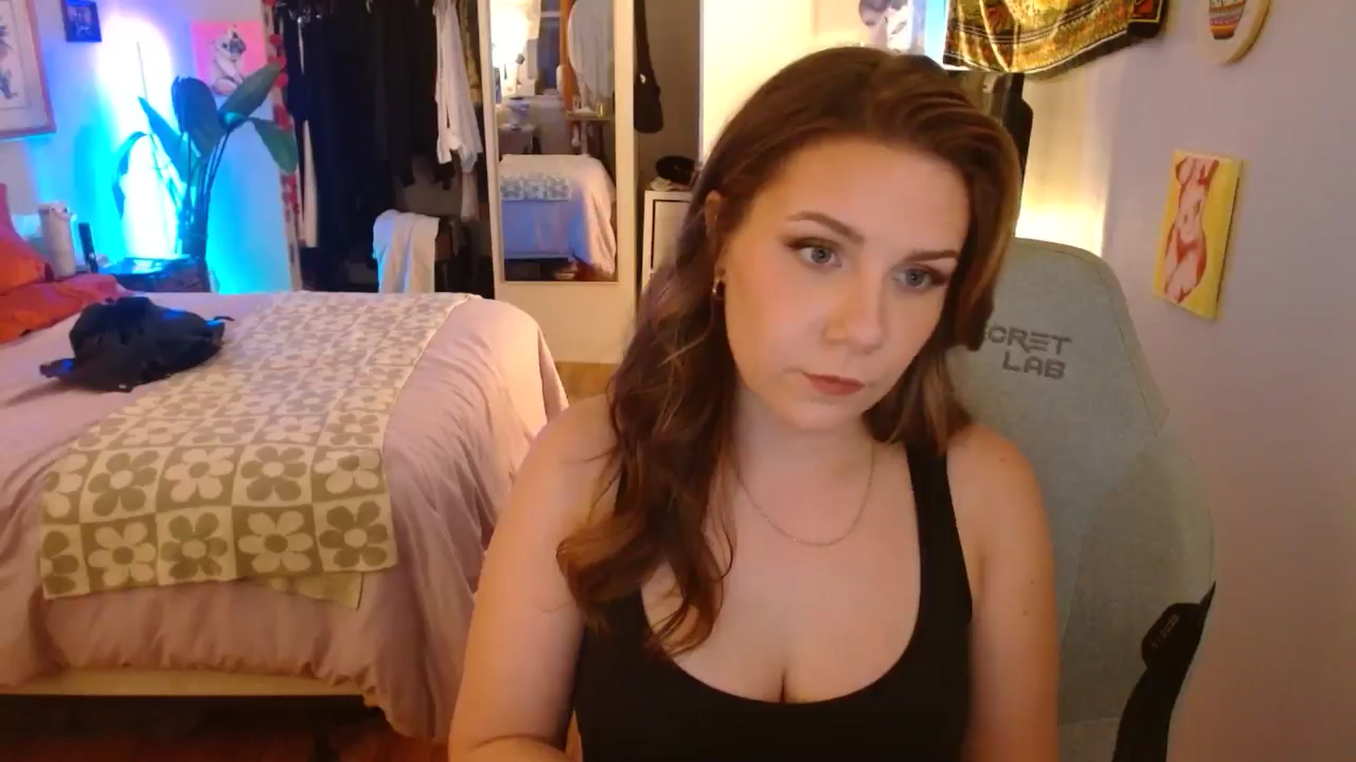 Gallery image thumbnail from Sweetestlilly's myfreecams stream on, 10/22/2024, 01:38 image 16 of 20