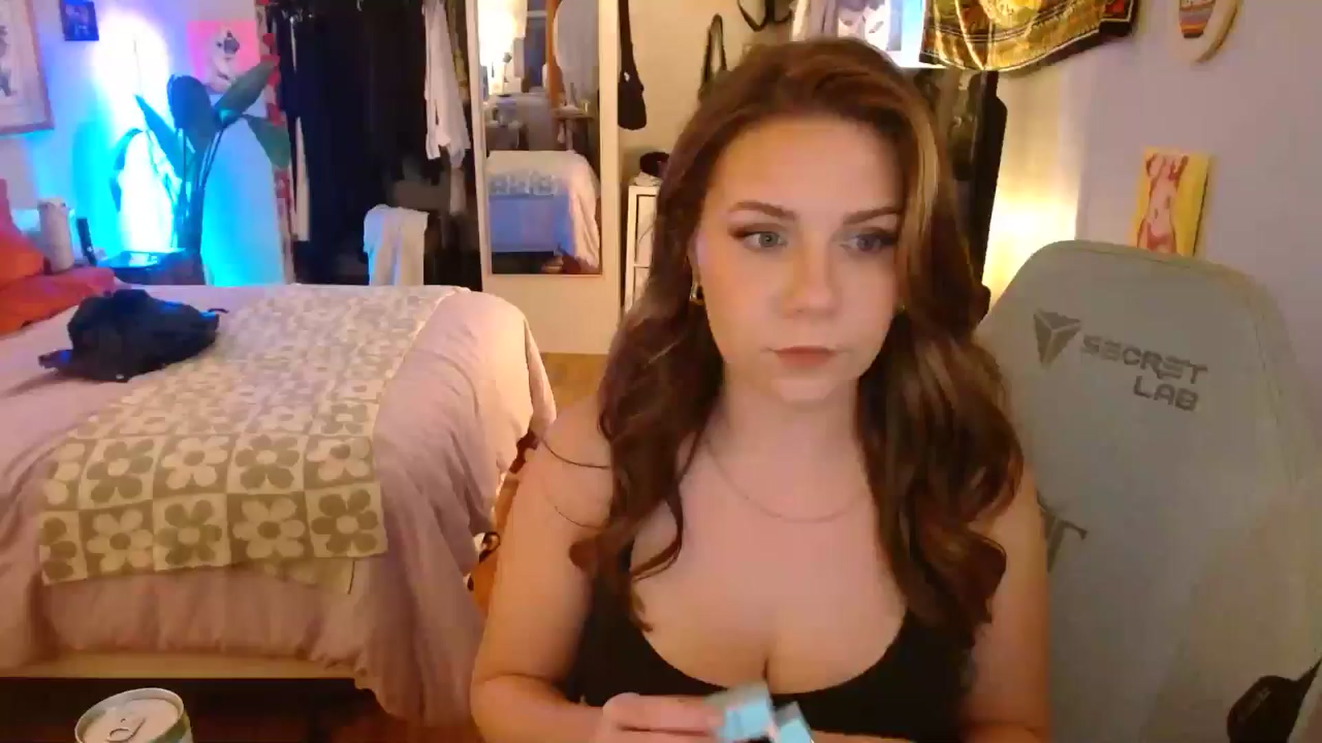 Gallery image thumbnail from Sweetestlilly's myfreecams stream on, 10/22/2024, 01:38 image 19 of 20