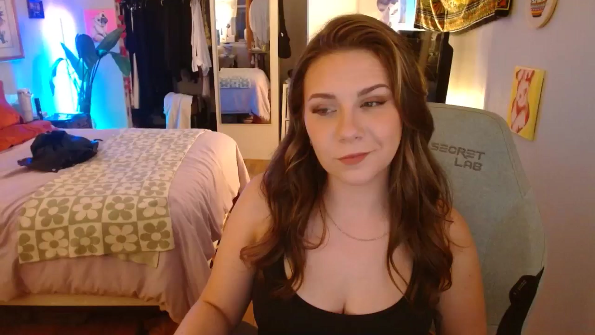 Gallery image thumbnail from Sweetestlilly's myfreecams stream on, 10/22/2024, 01:38 image 15 of 20