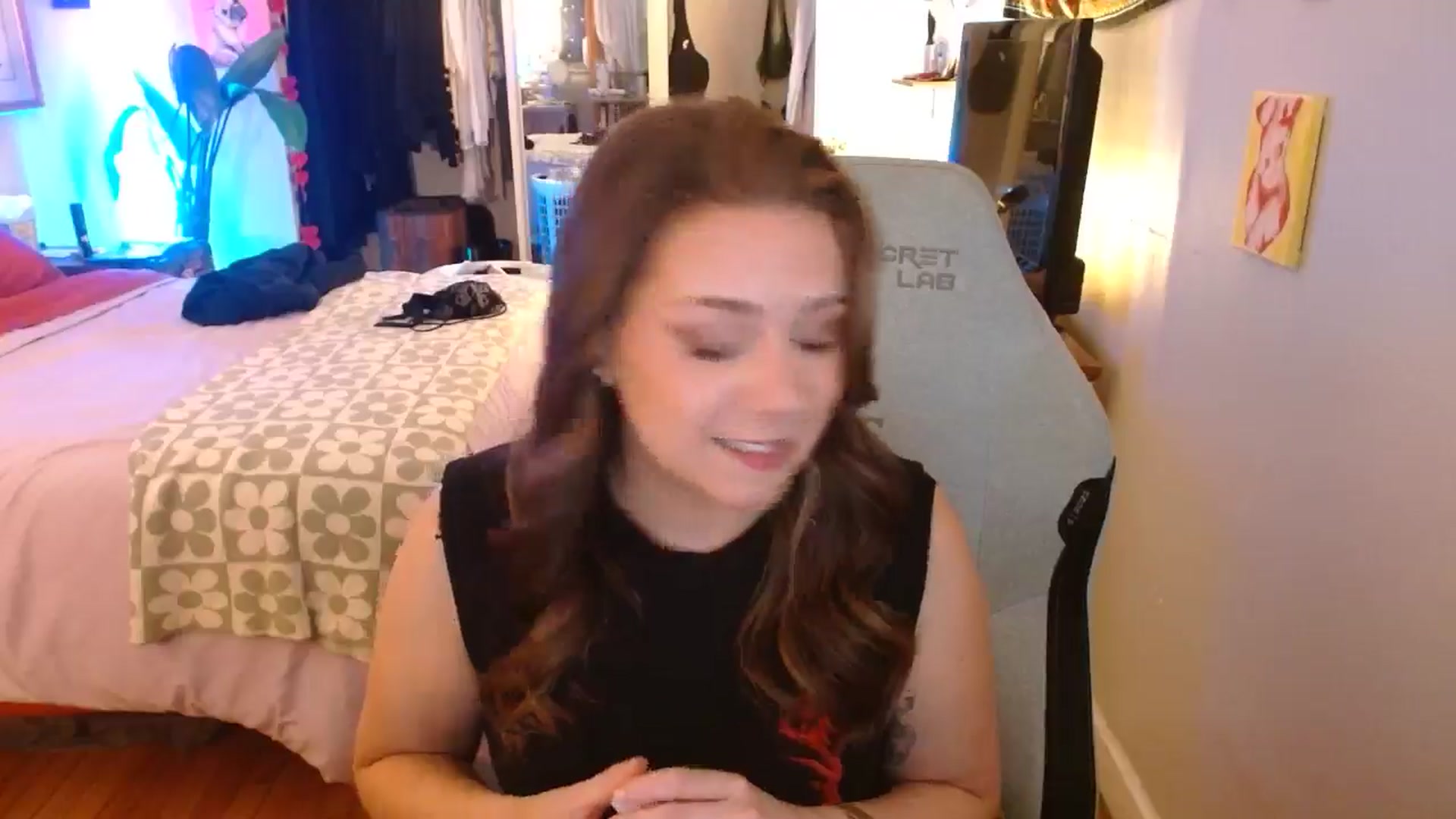 Gallery image thumbnail from Sweetestlilly's myfreecams stream on, 10/23/2024, 02:21 image 9 of 20