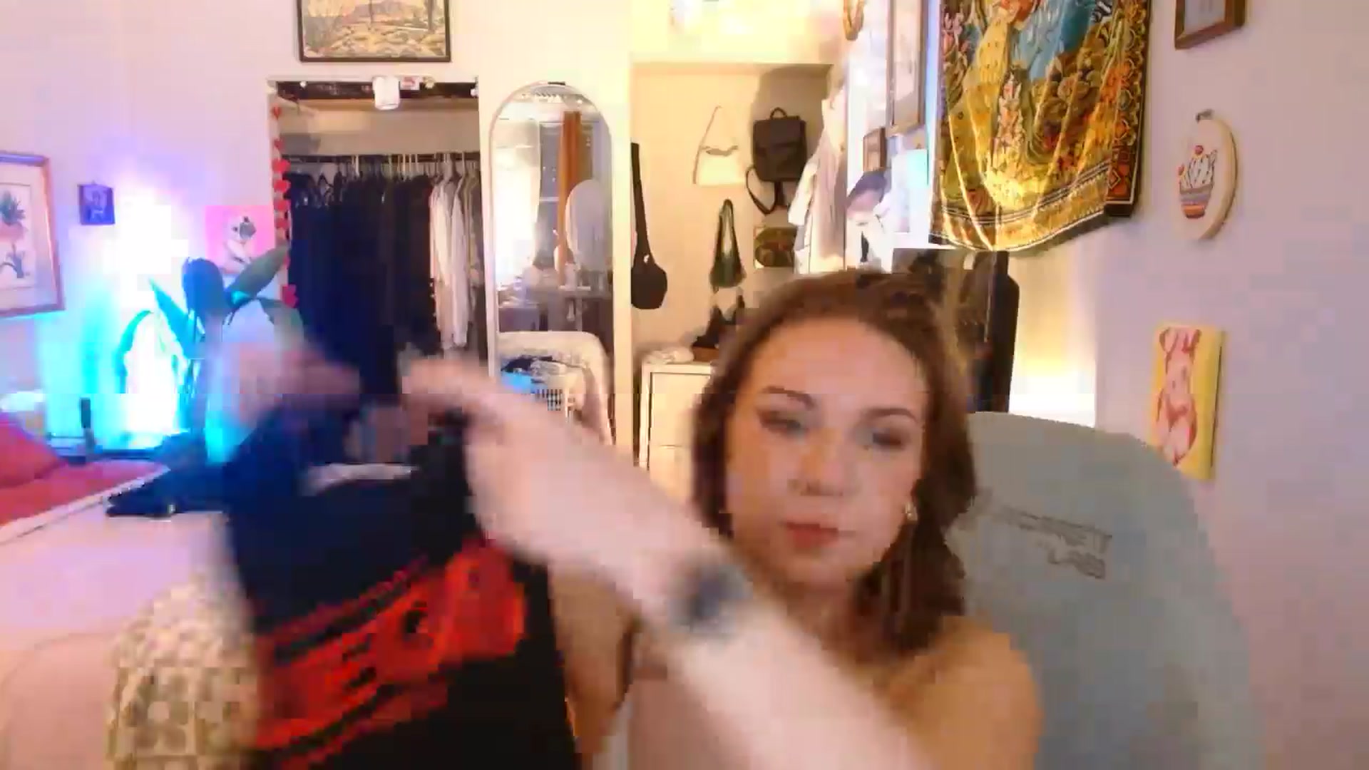 Gallery image thumbnail from Sweetestlilly's myfreecams stream on, 10/23/2024, 02:21 image 16 of 20
