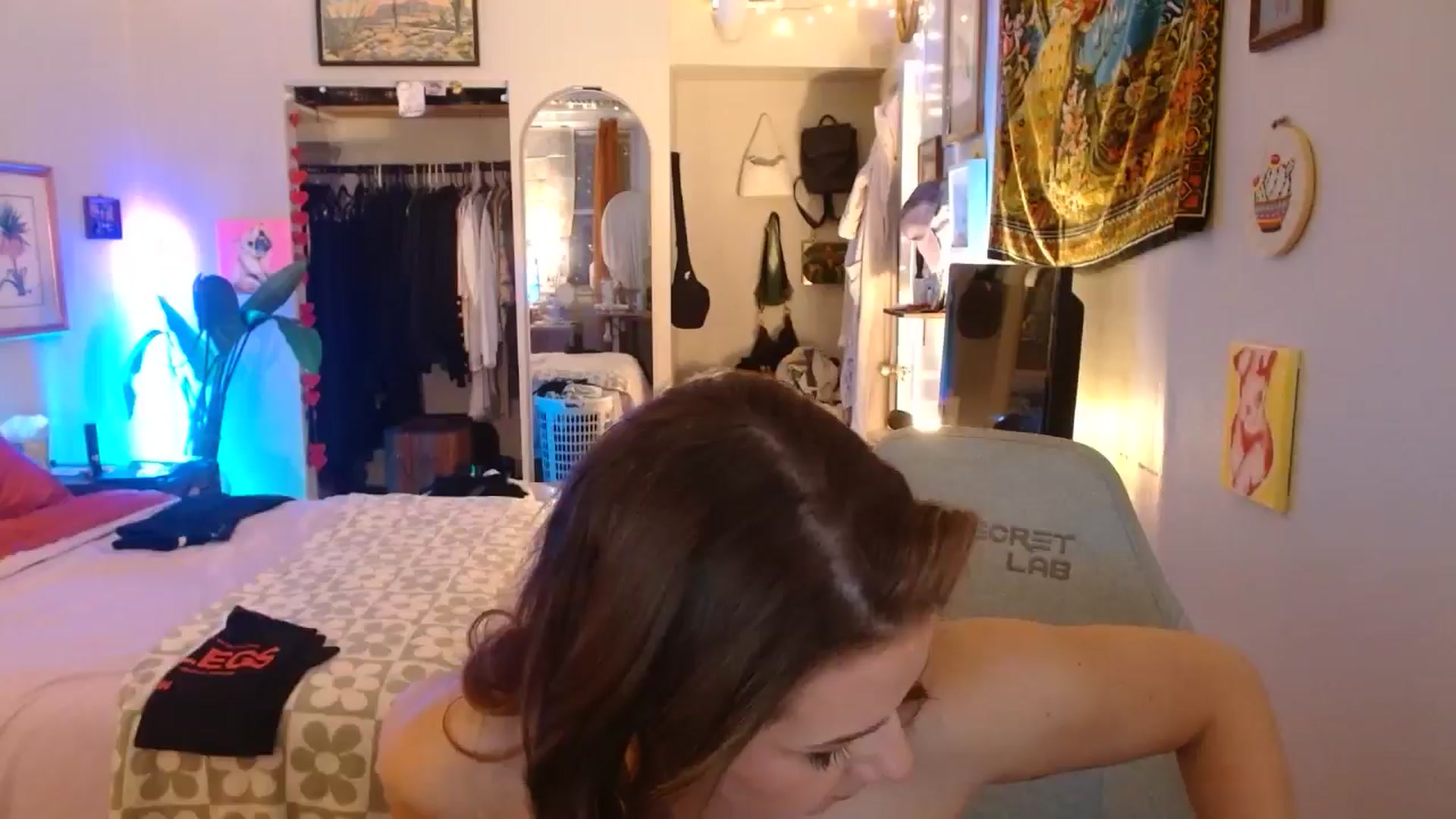 Gallery image thumbnail from Sweetestlilly's myfreecams stream on, 10/23/2024, 02:21 image 17 of 20