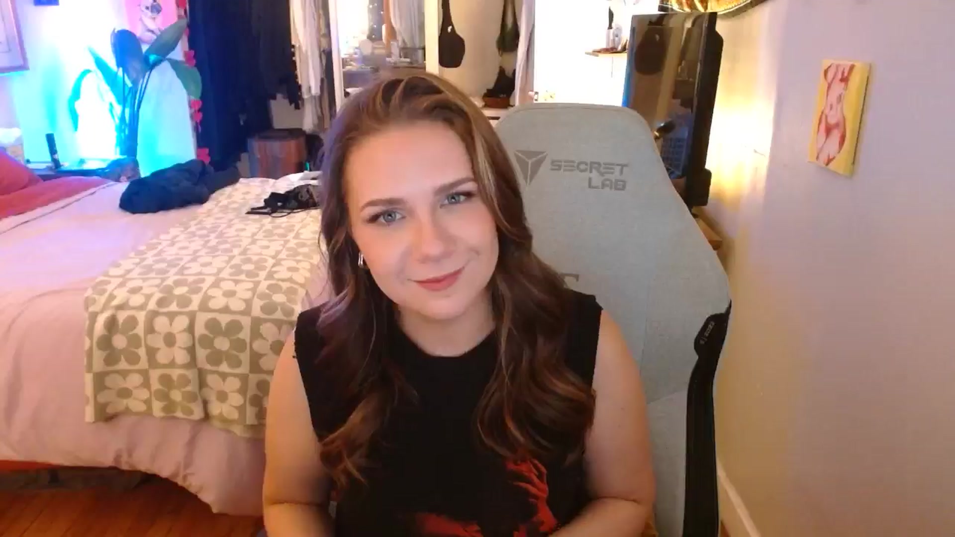 Gallery image thumbnail from Sweetestlilly's myfreecams stream on, 10/23/2024, 02:21 image 10 of 20