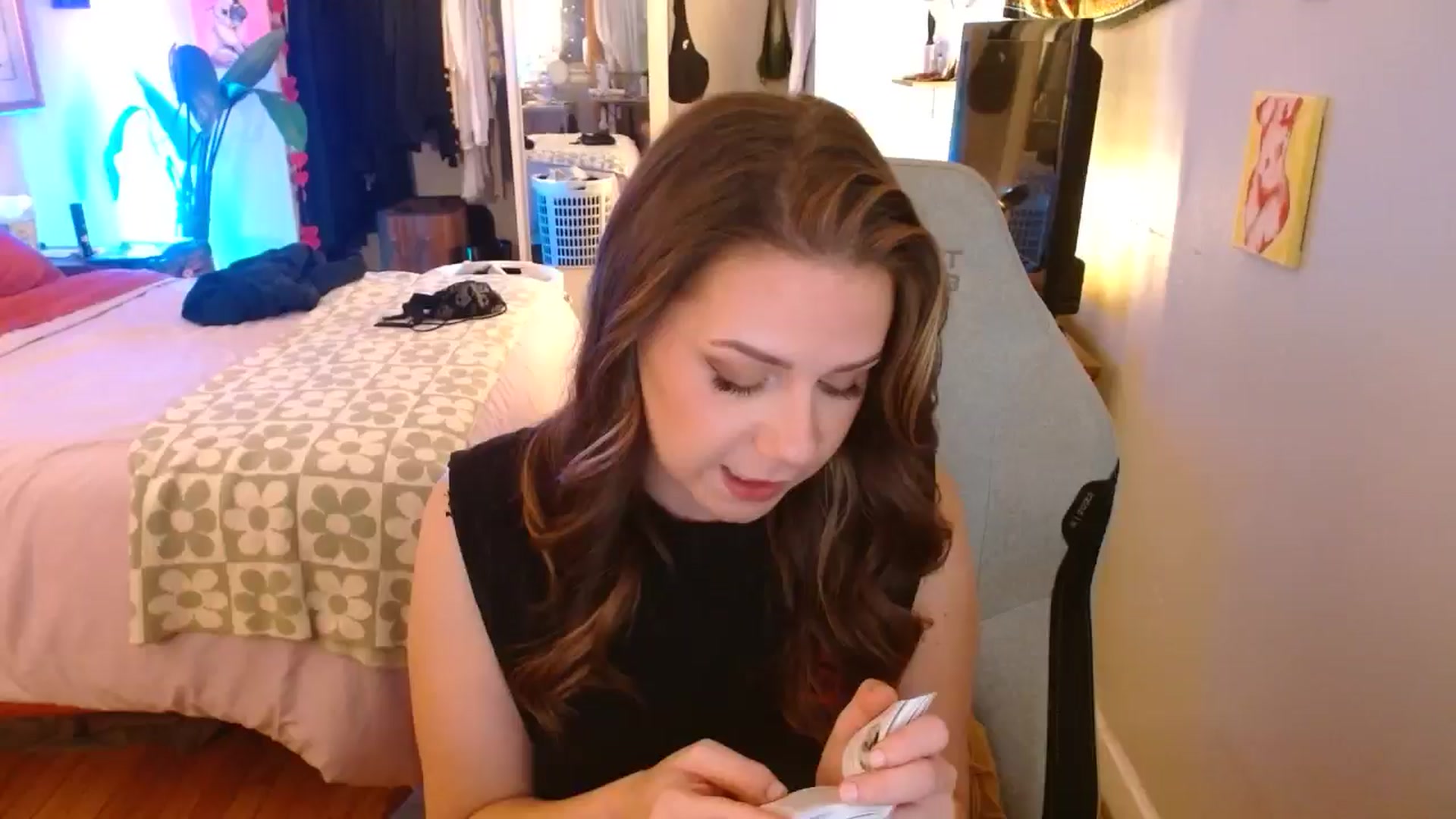 Gallery image thumbnail from Sweetestlilly's myfreecams stream on, 10/23/2024, 02:21 image 4 of 20