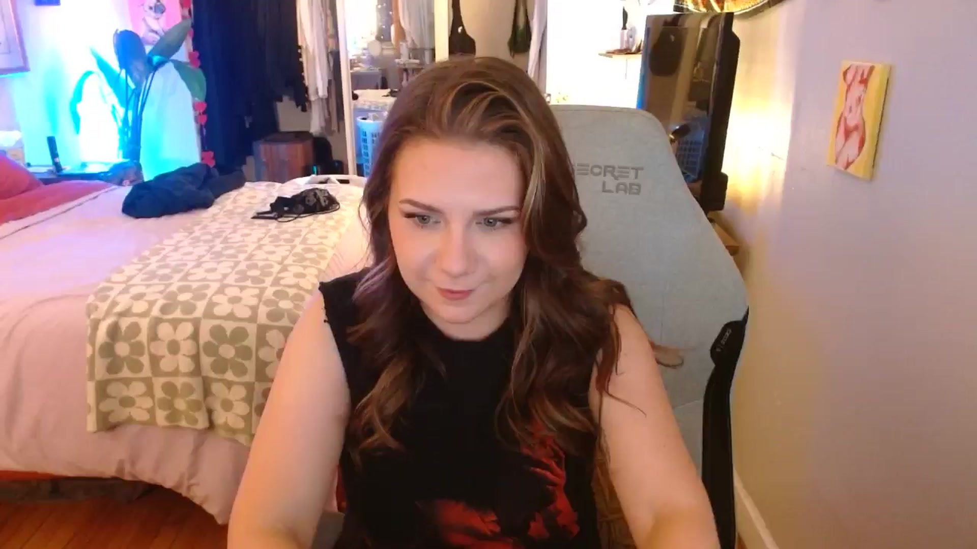 Gallery image thumbnail from Sweetestlilly's myfreecams stream on, 10/23/2024, 02:21 image 12 of 20
