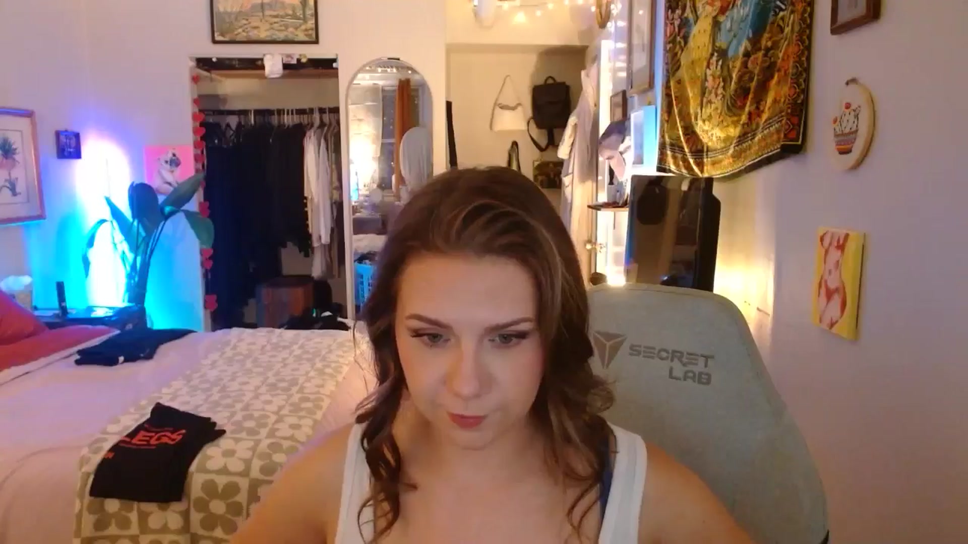 Gallery image thumbnail from Sweetestlilly's myfreecams stream on, 10/23/2024, 02:21 image 18 of 20