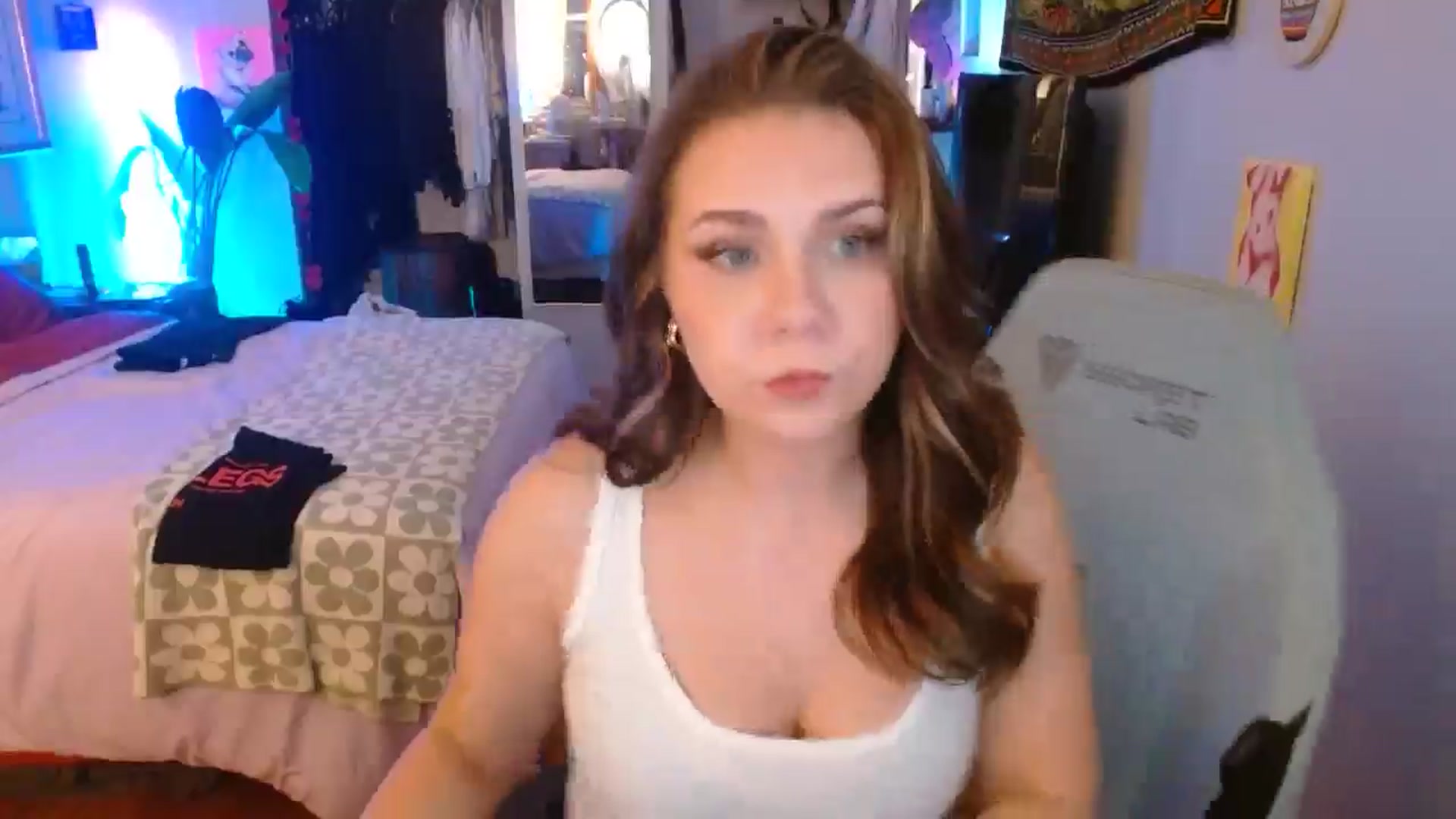 Gallery image thumbnail from Sweetestlilly's myfreecams stream on, 10/23/2024, 02:21 image 20 of 20