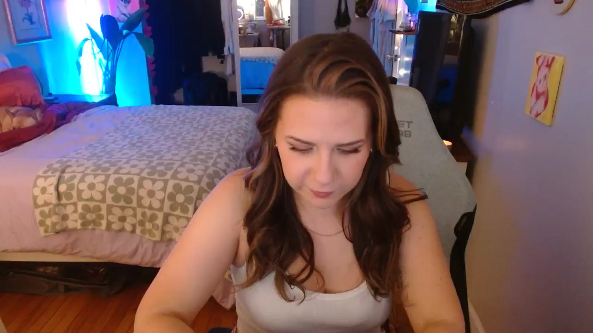 Gallery image thumbnail from Sweetestlilly's myfreecams stream on, 10/25/2024, 02:32 image 16 of 20